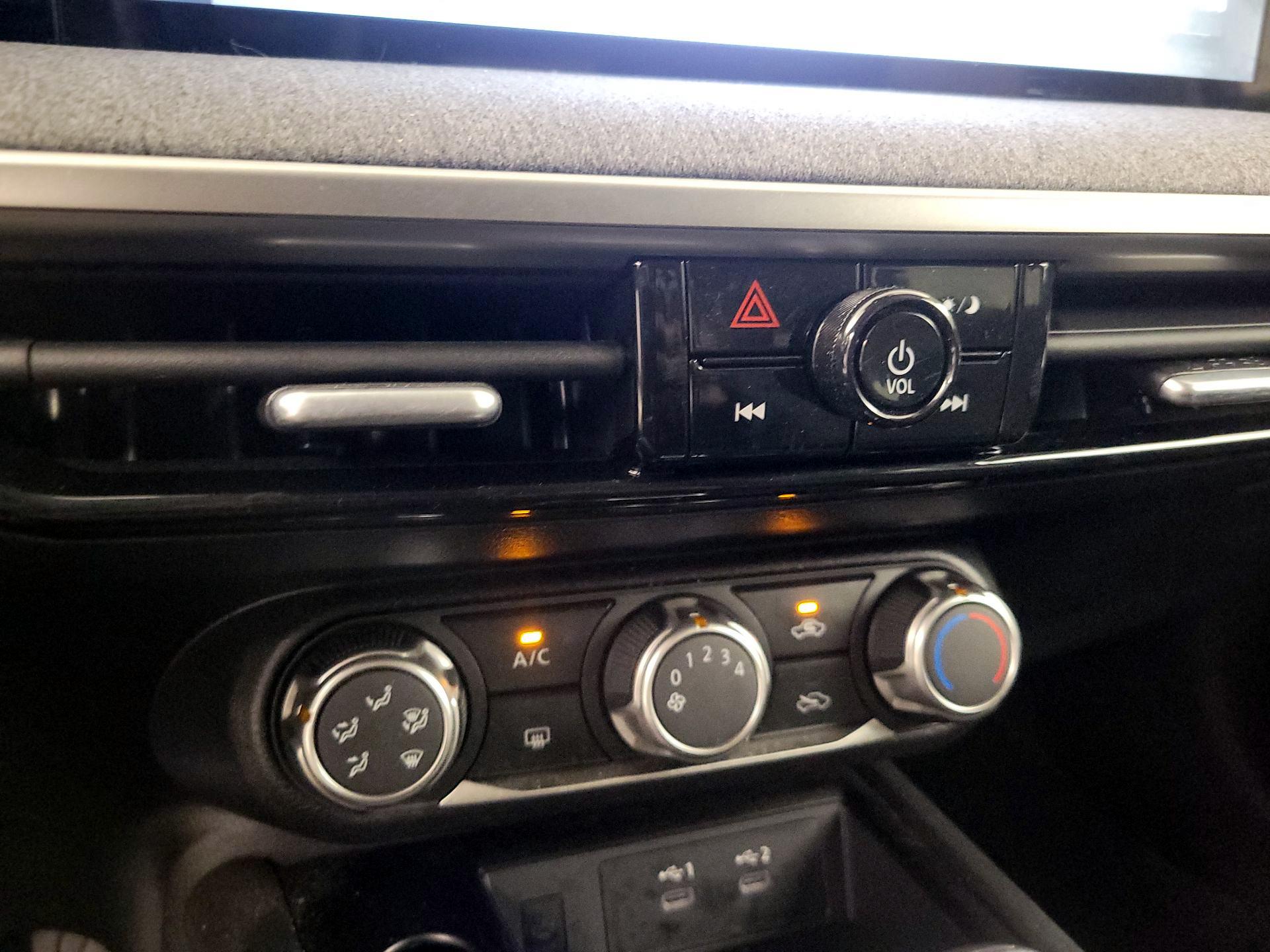 Thumbnail: 2025 Nissan Kicks - 16