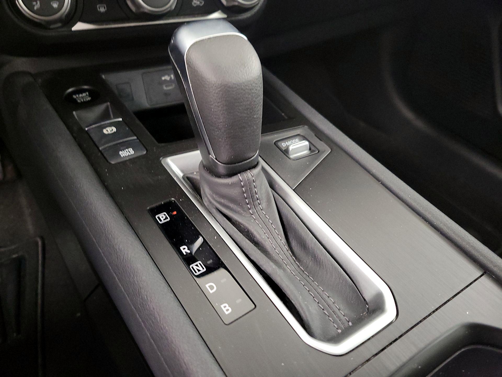 Thumbnail: 2025 Nissan Kicks - 17