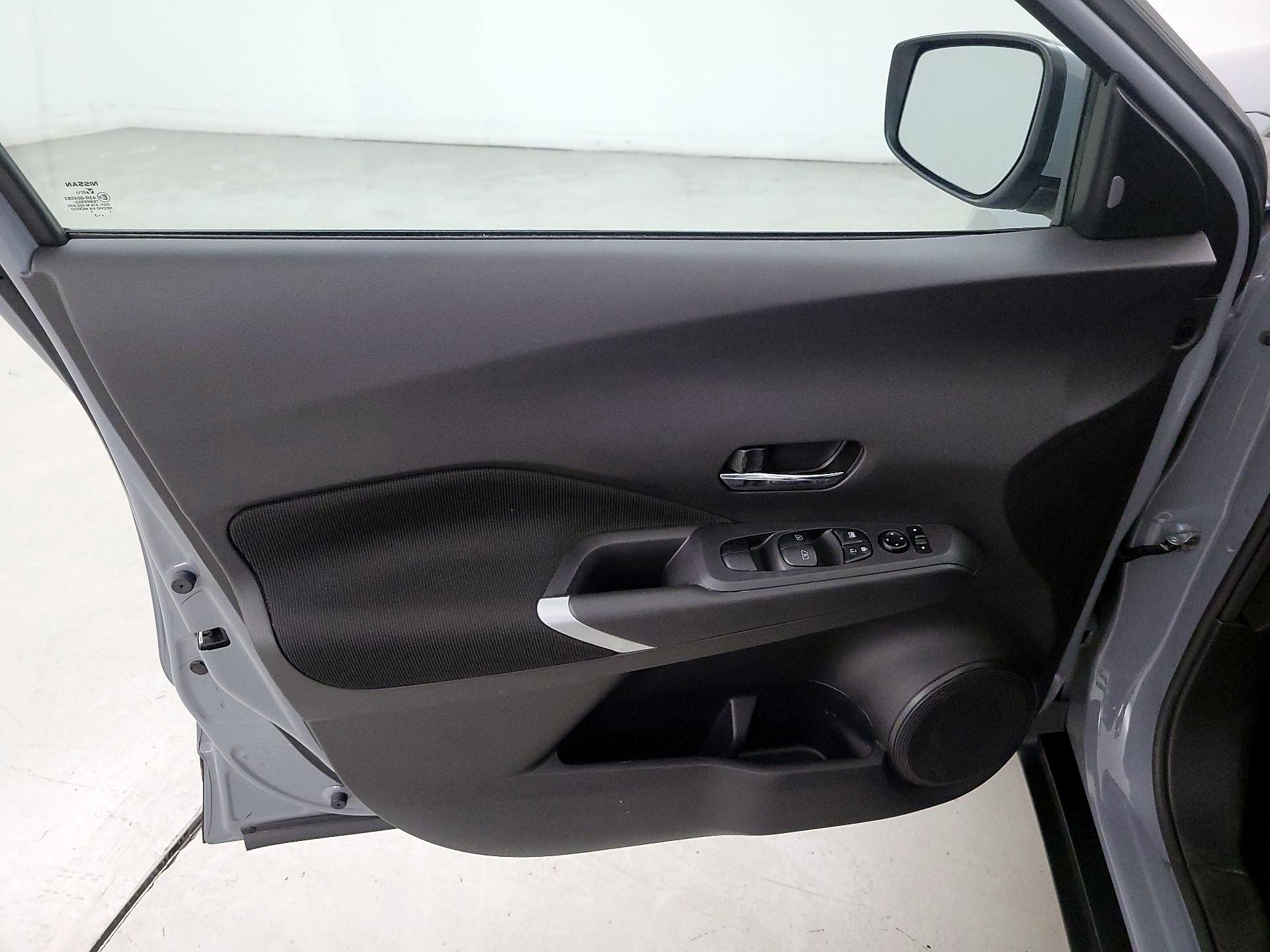 Thumbnail: 2023 Nissan Kicks - 12