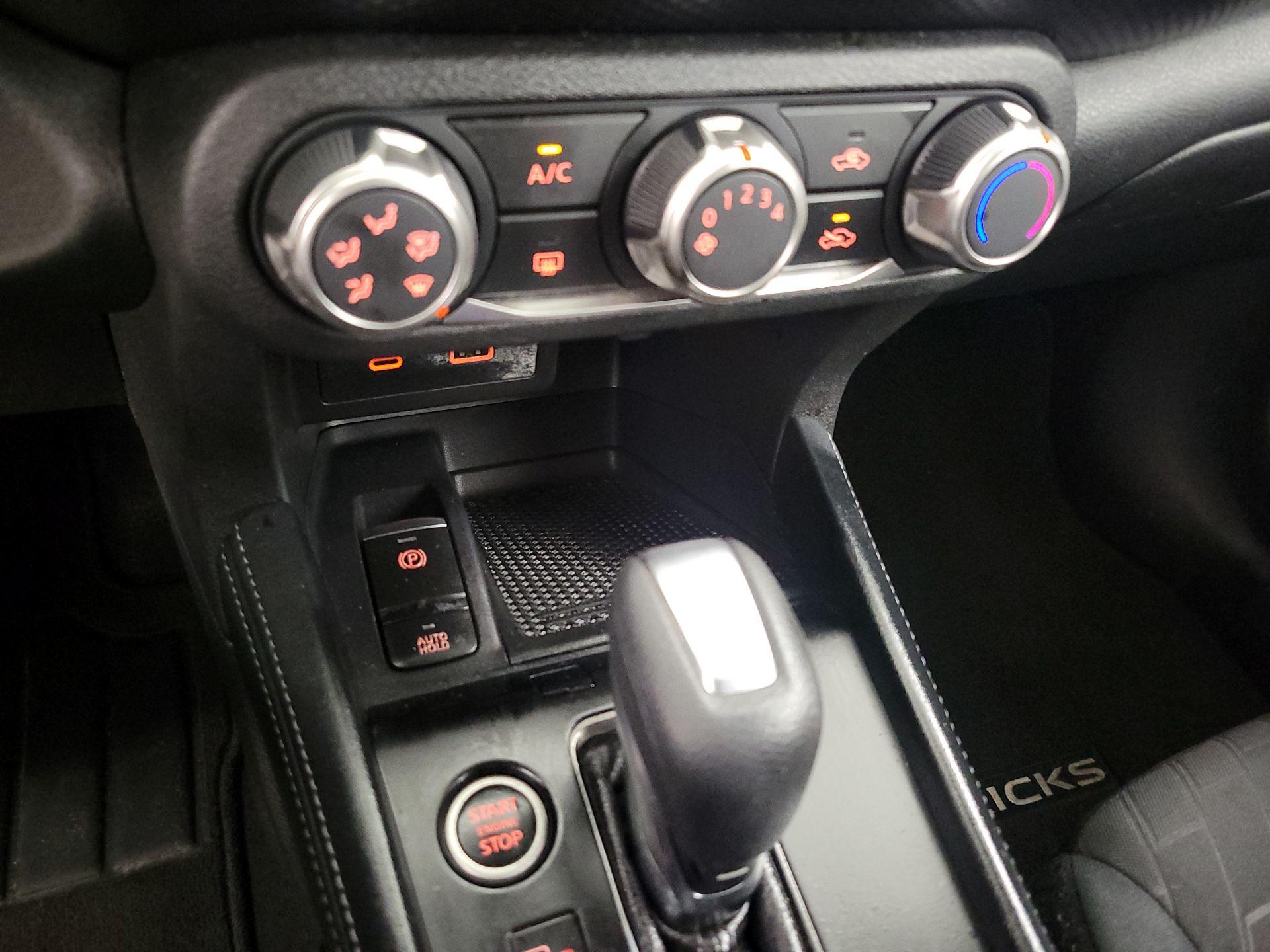 Thumbnail: 2023 Nissan Kicks - 16