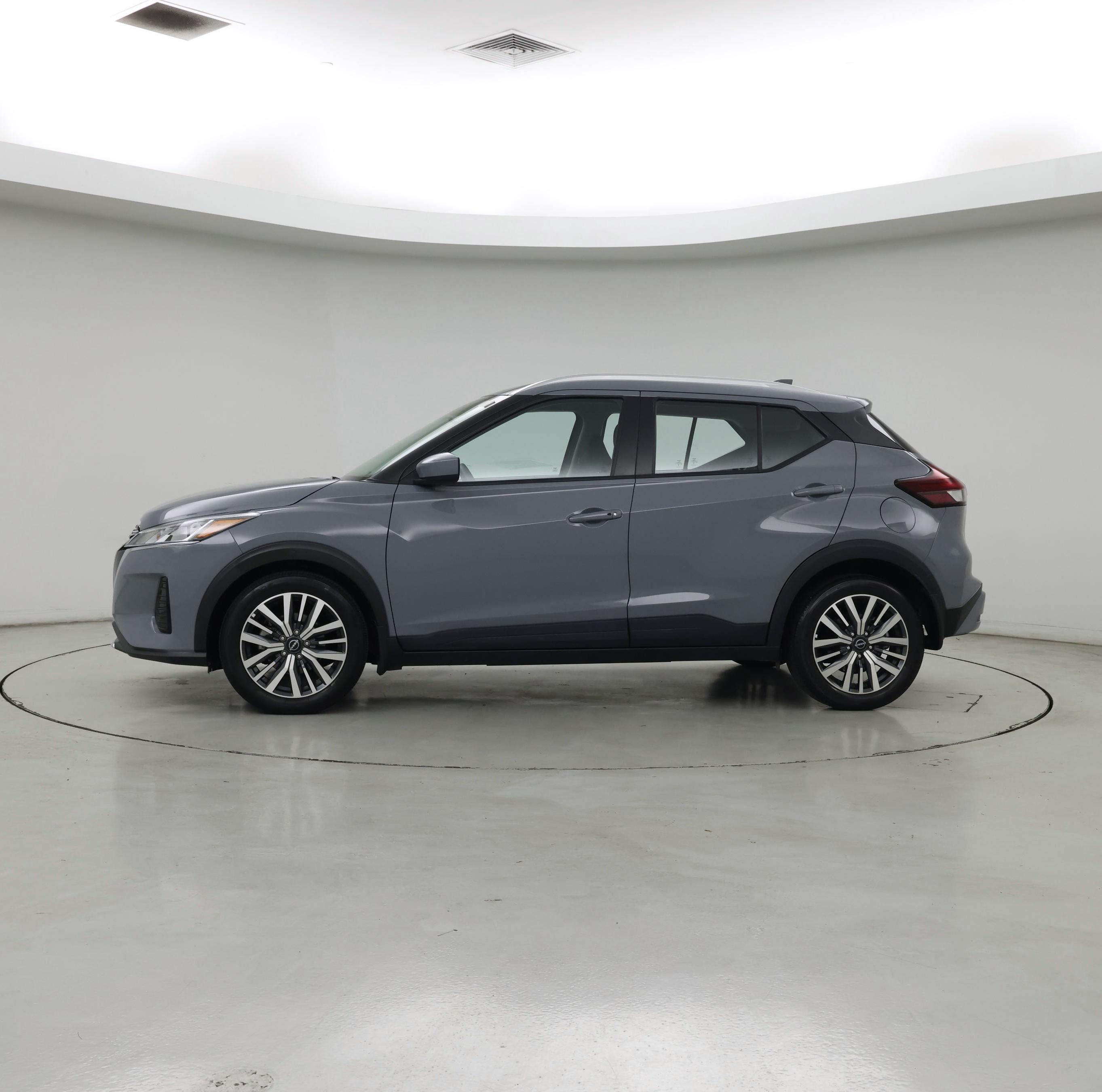 Thumbnail: 2023 Nissan Kicks - 3