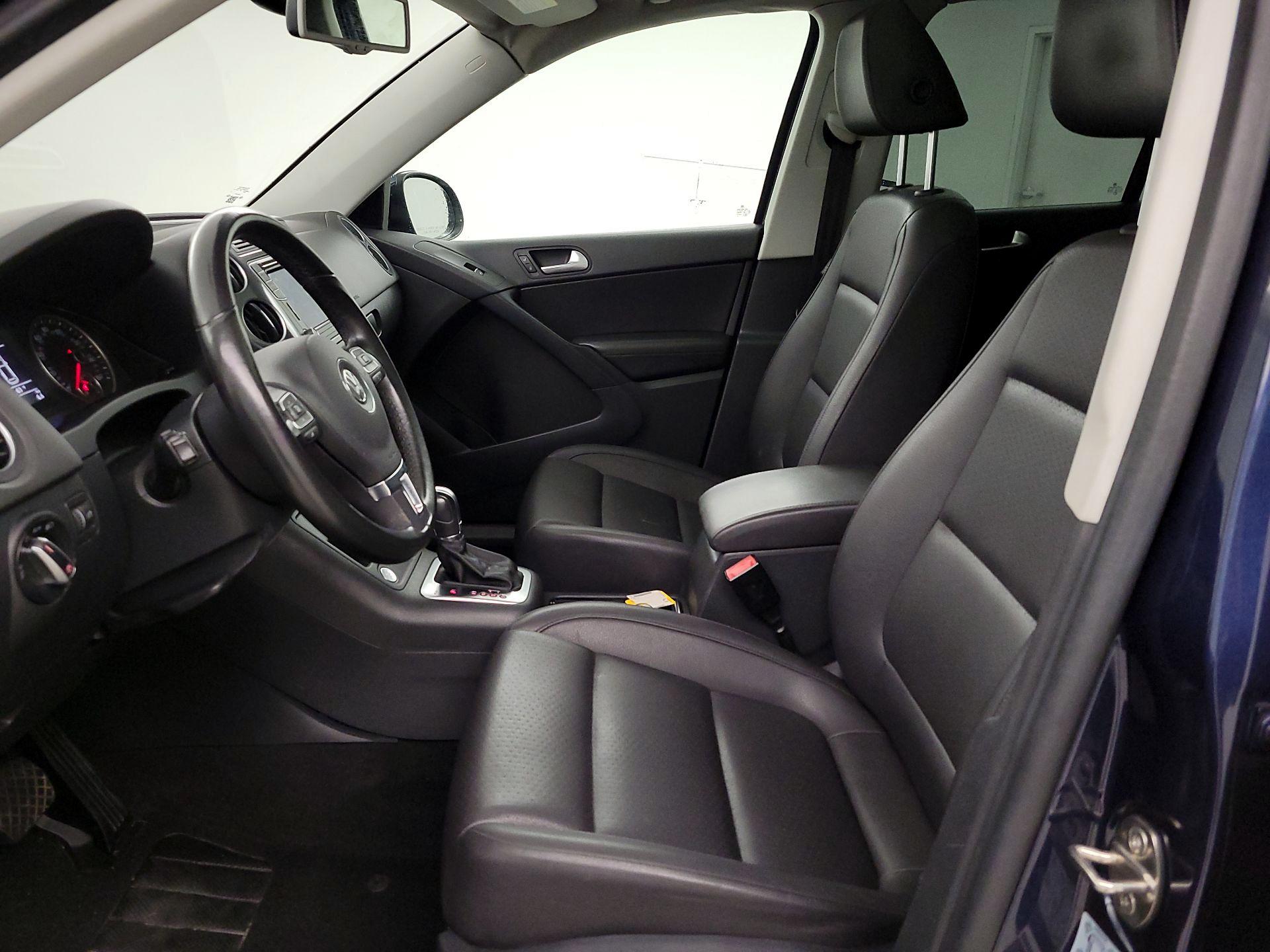 Thumbnail: 2016 Volkswagen Tiguan - 11