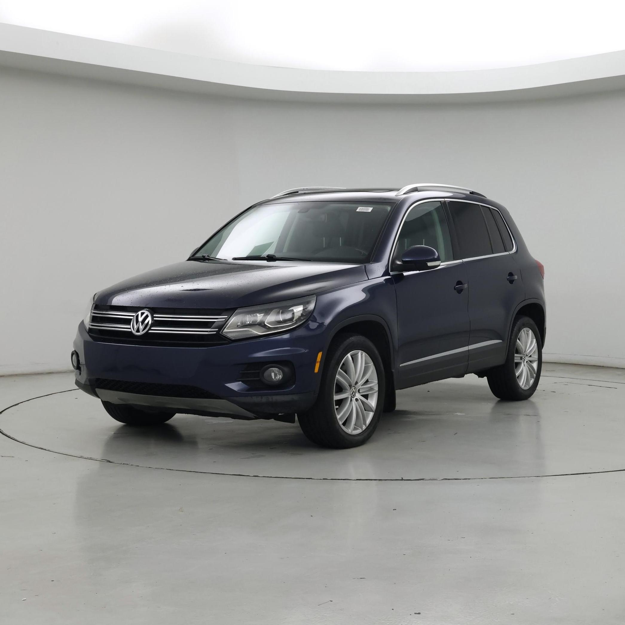 Thumbnail: 2016 Volkswagen Tiguan - 4