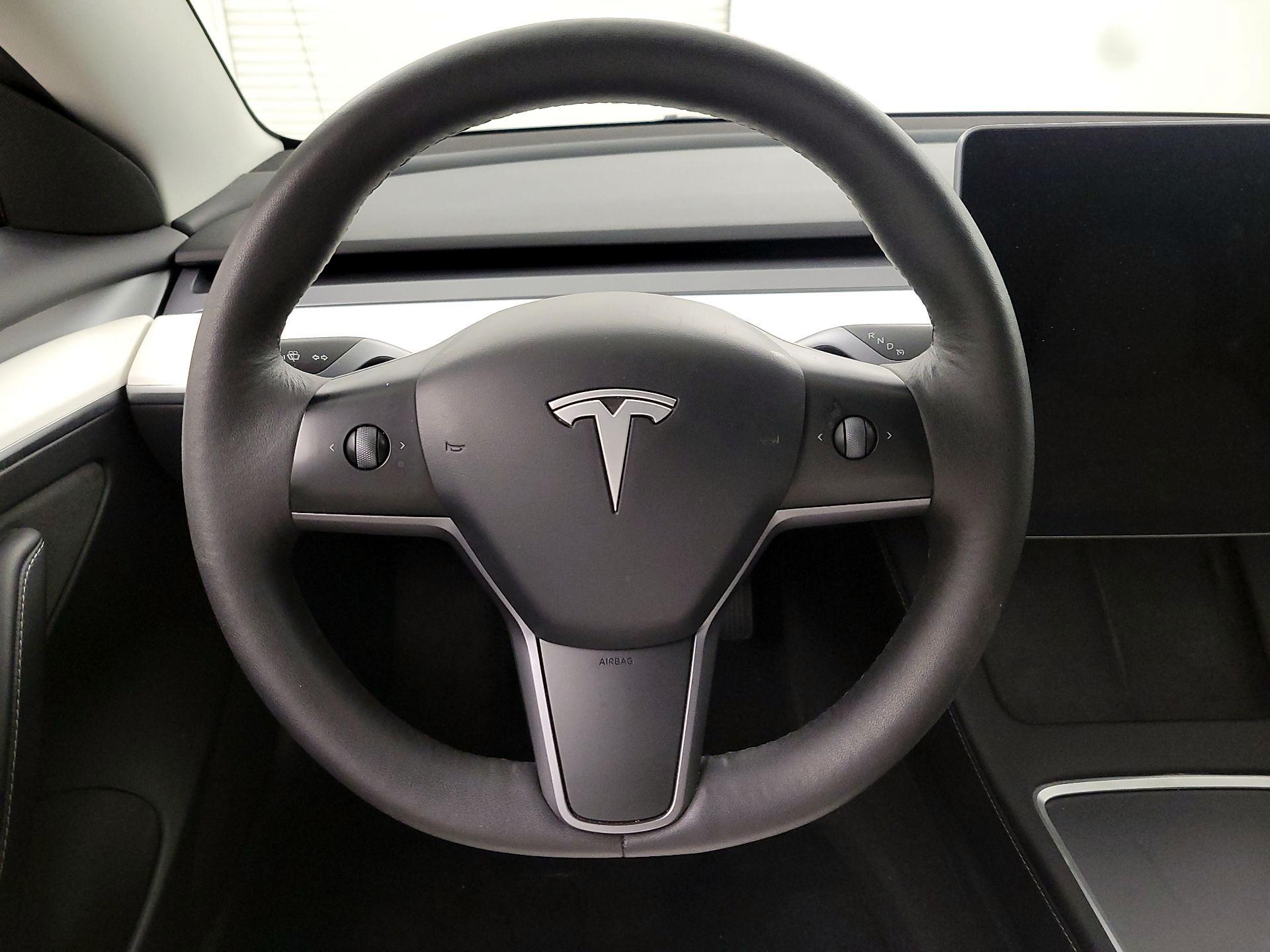 Thumbnail: 2023 Tesla Model 3 - 10