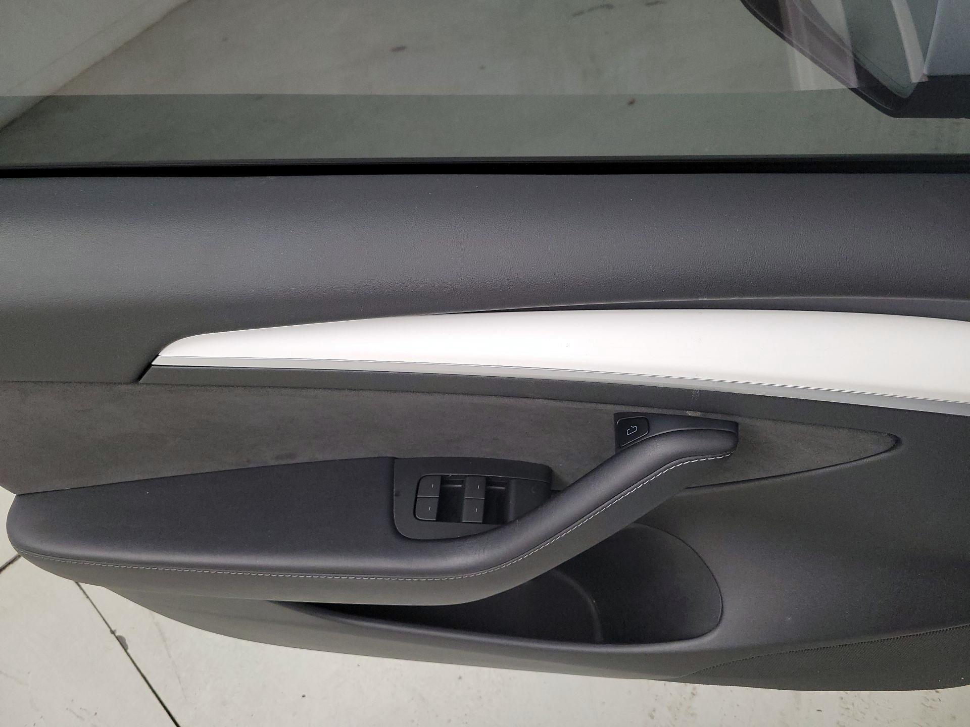 Thumbnail: 2023 Tesla Model 3 - 12