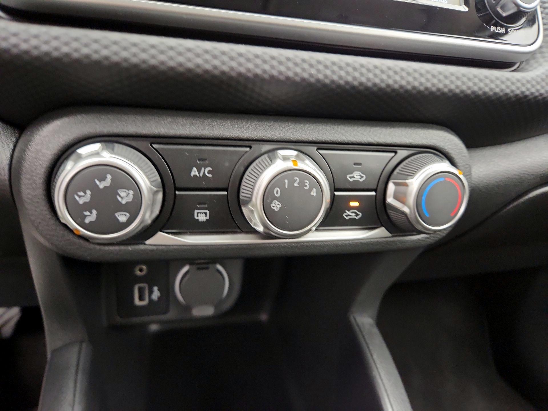 Thumbnail: 2025 Nissan Kicks - 16