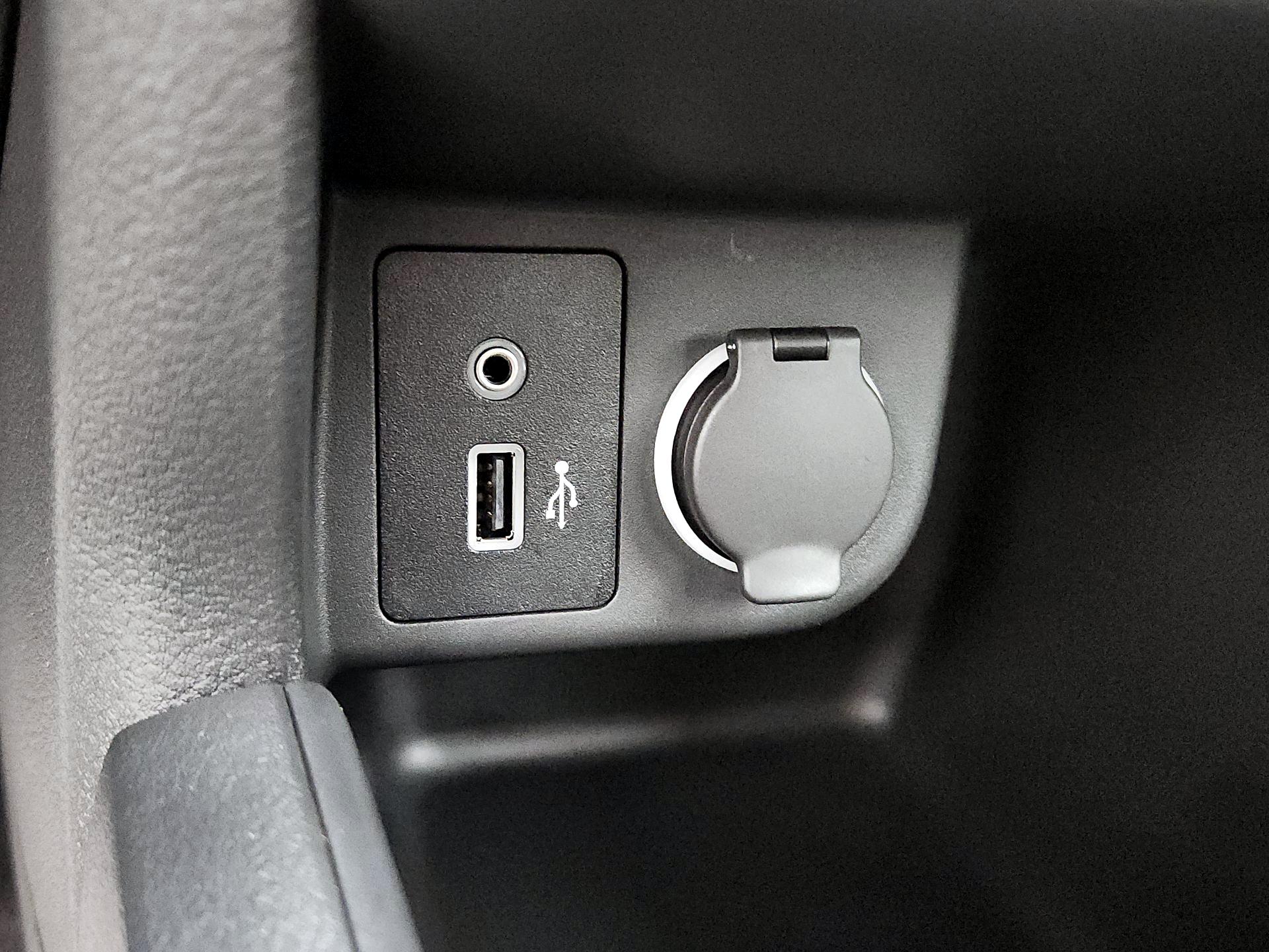 Thumbnail: 2025 Nissan Kicks - 18