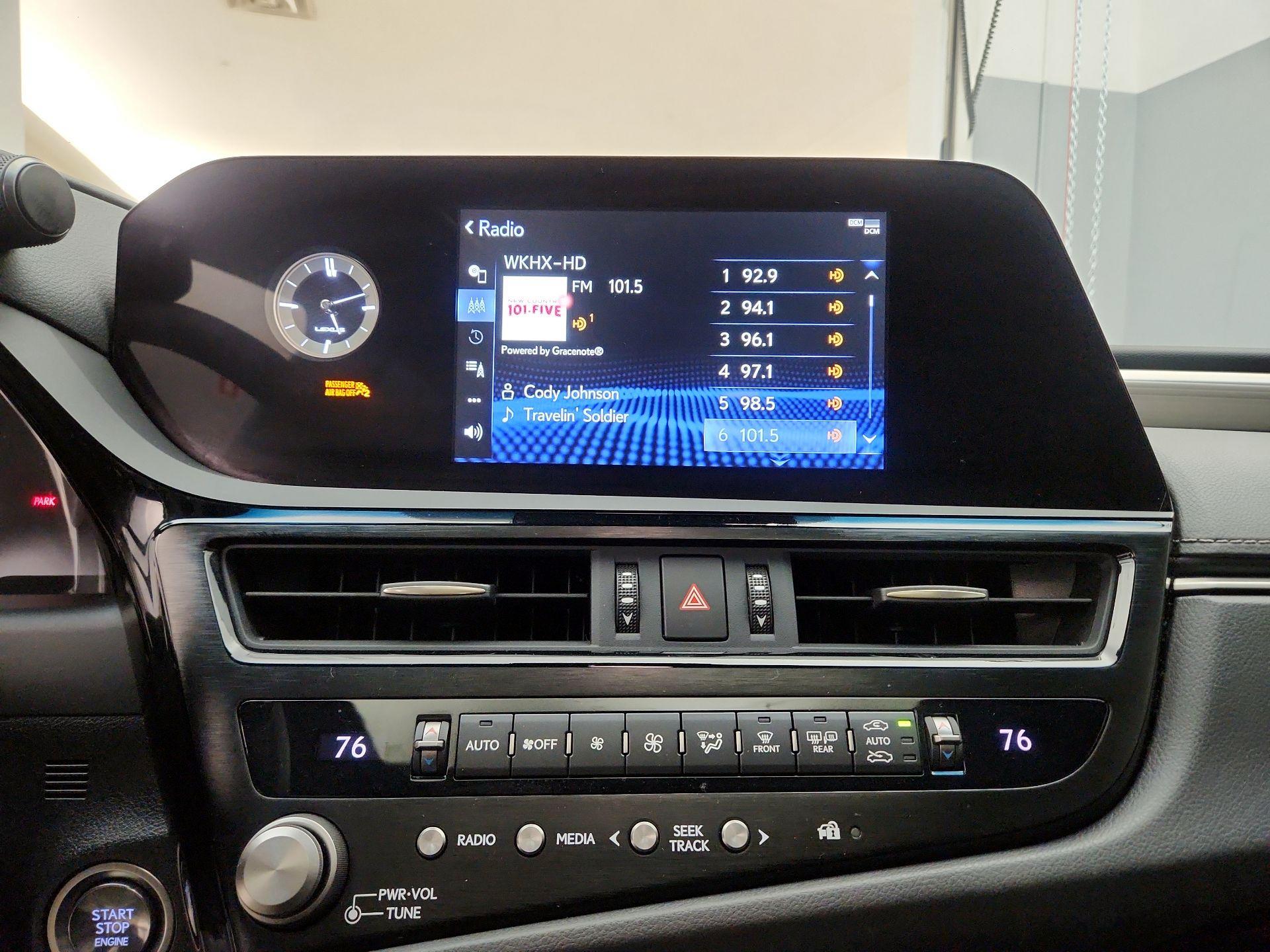 Thumbnail: 2022 Lexus ES - 15