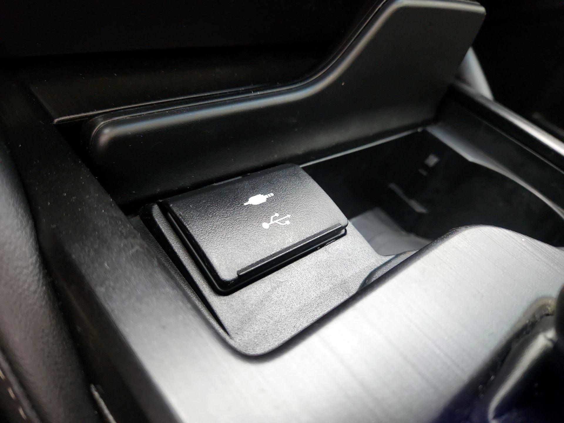 Thumbnail: 2022 Lexus ES - 18