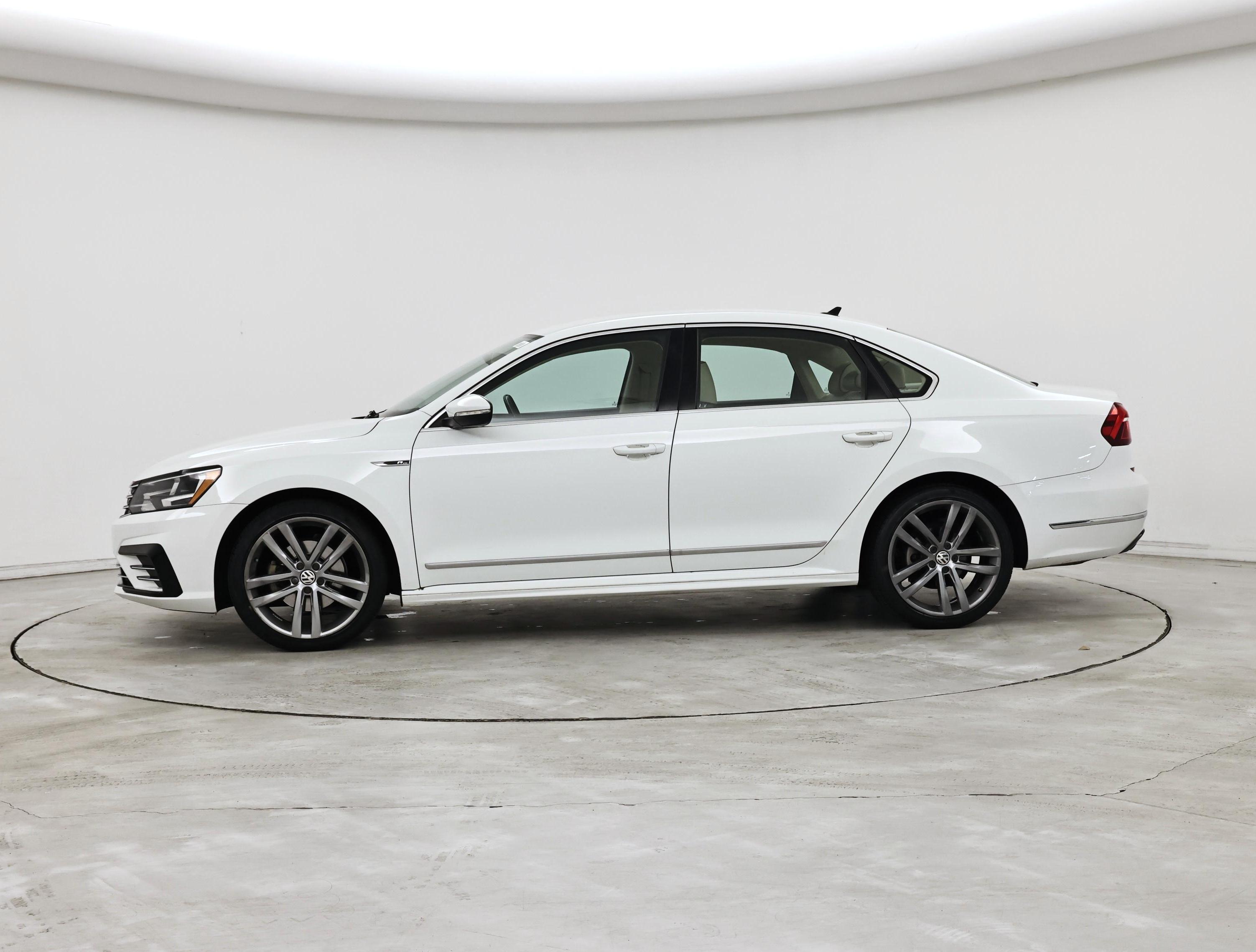 Thumbnail: 2017 Volkswagen Passat - 3