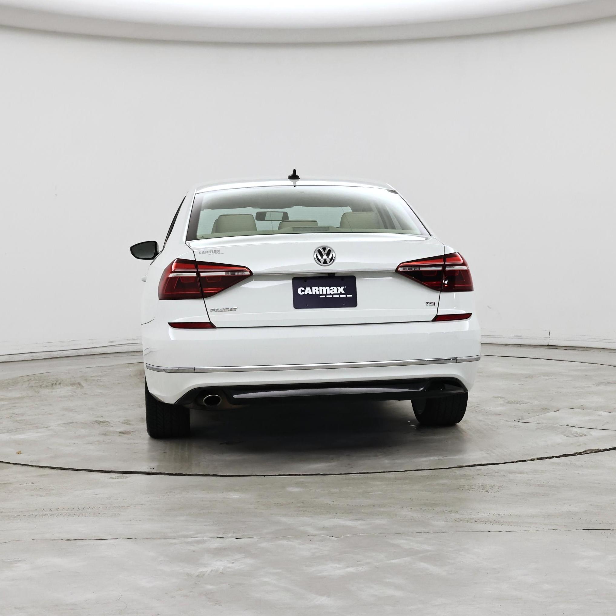 Thumbnail: 2017 Volkswagen Passat - 6