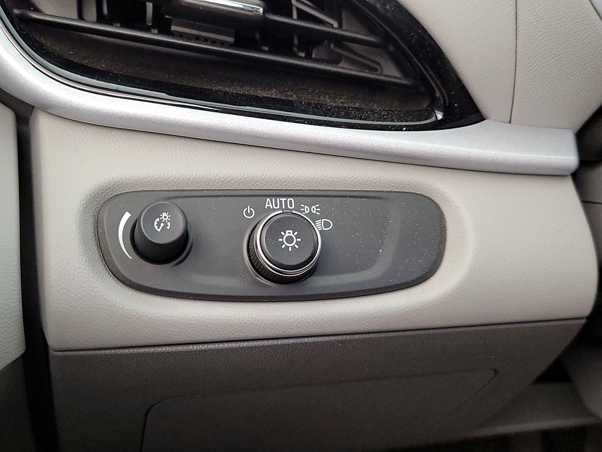 Thumbnail: 2018 Chevrolet Volt - 13