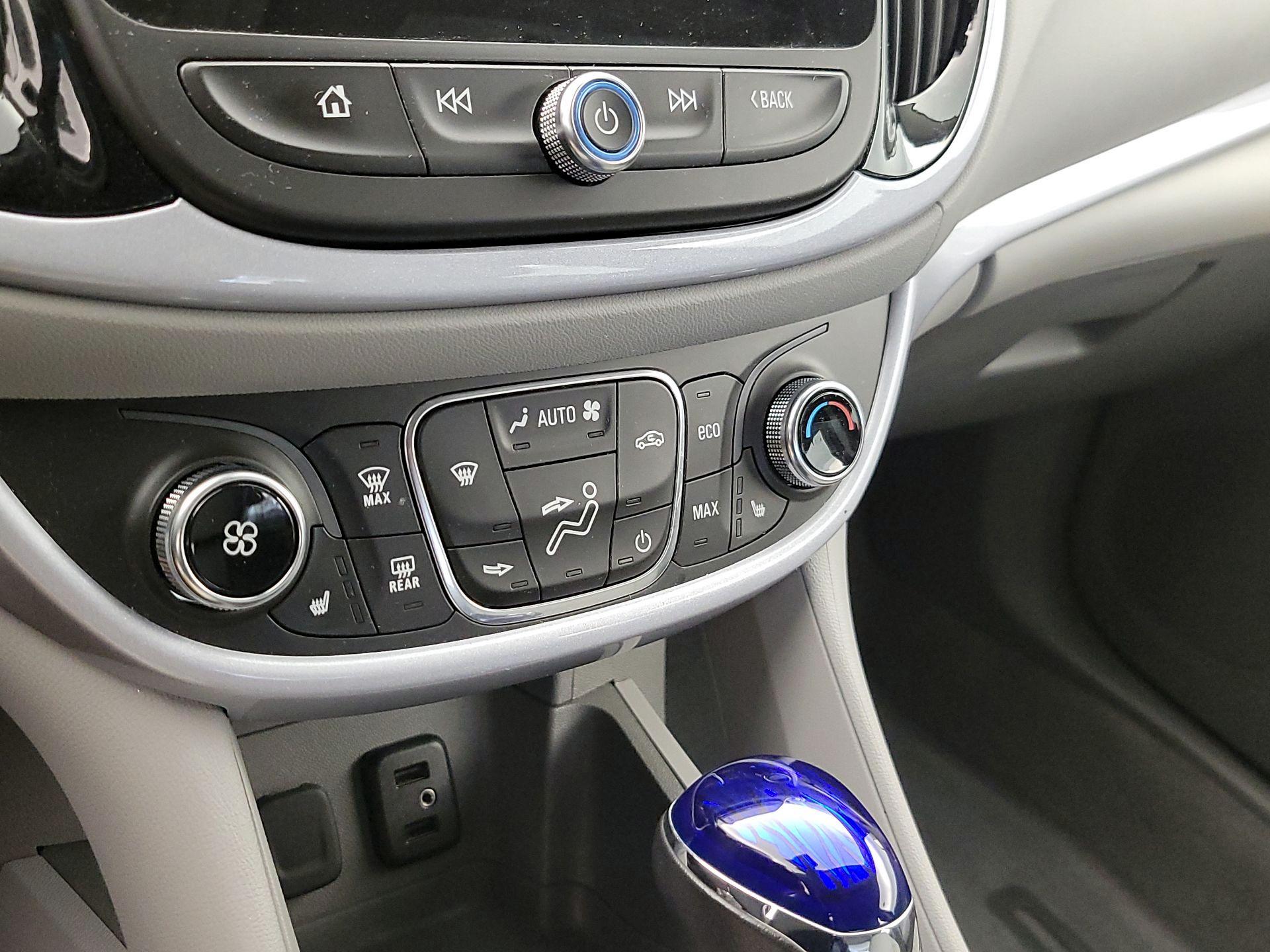 Thumbnail: 2018 Chevrolet Volt - 16