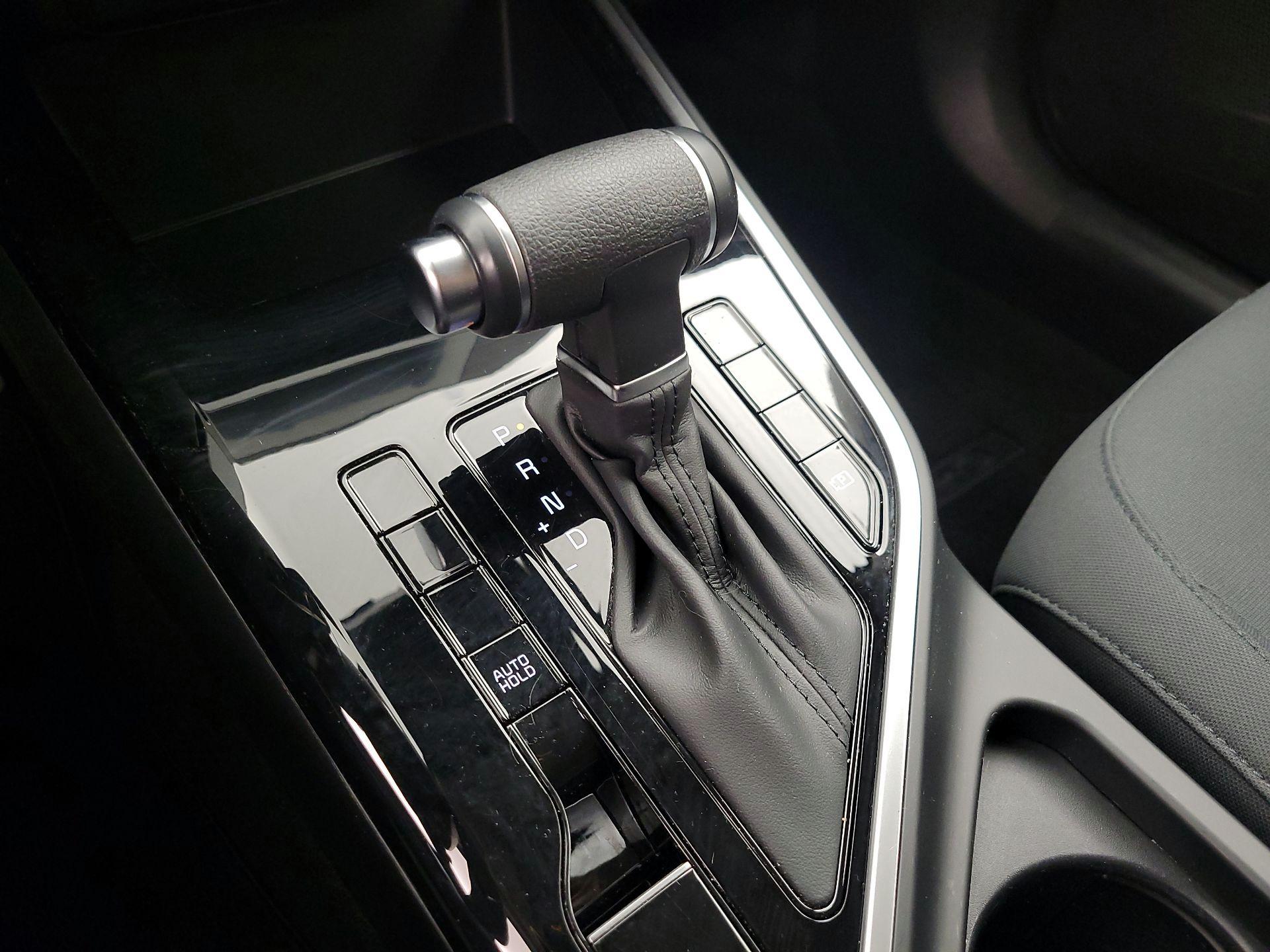 Thumbnail: 2023 Kia Niro - 17