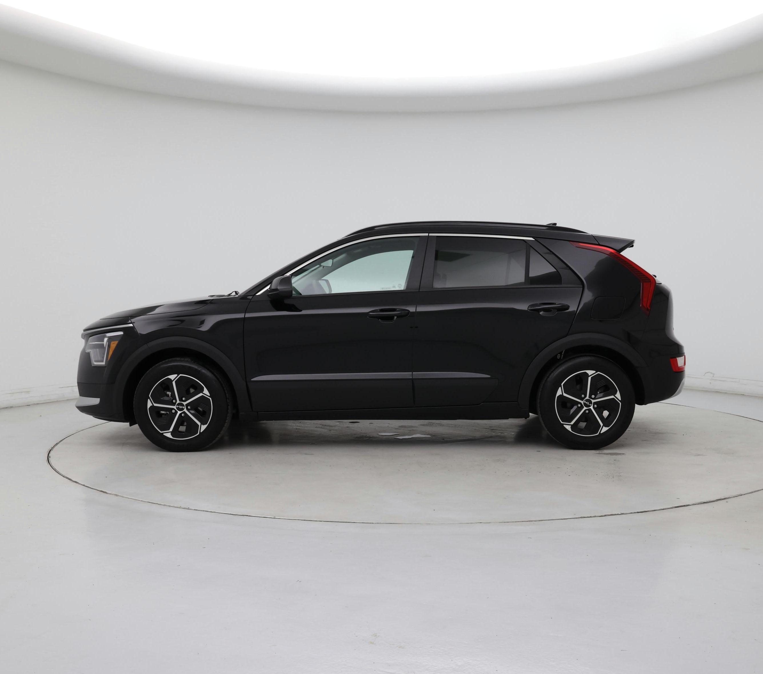 Thumbnail: 2023 Kia Niro - 3