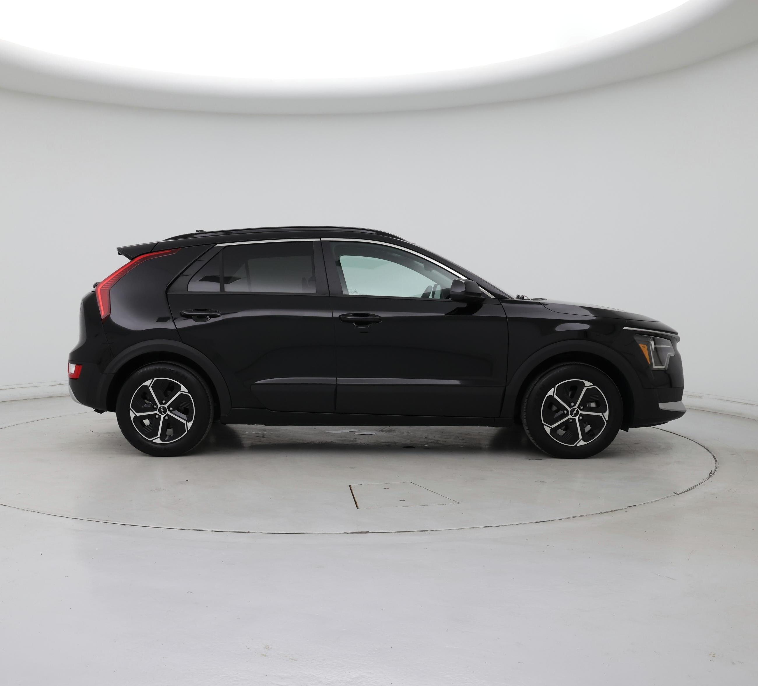 Thumbnail: 2023 Kia Niro - 7