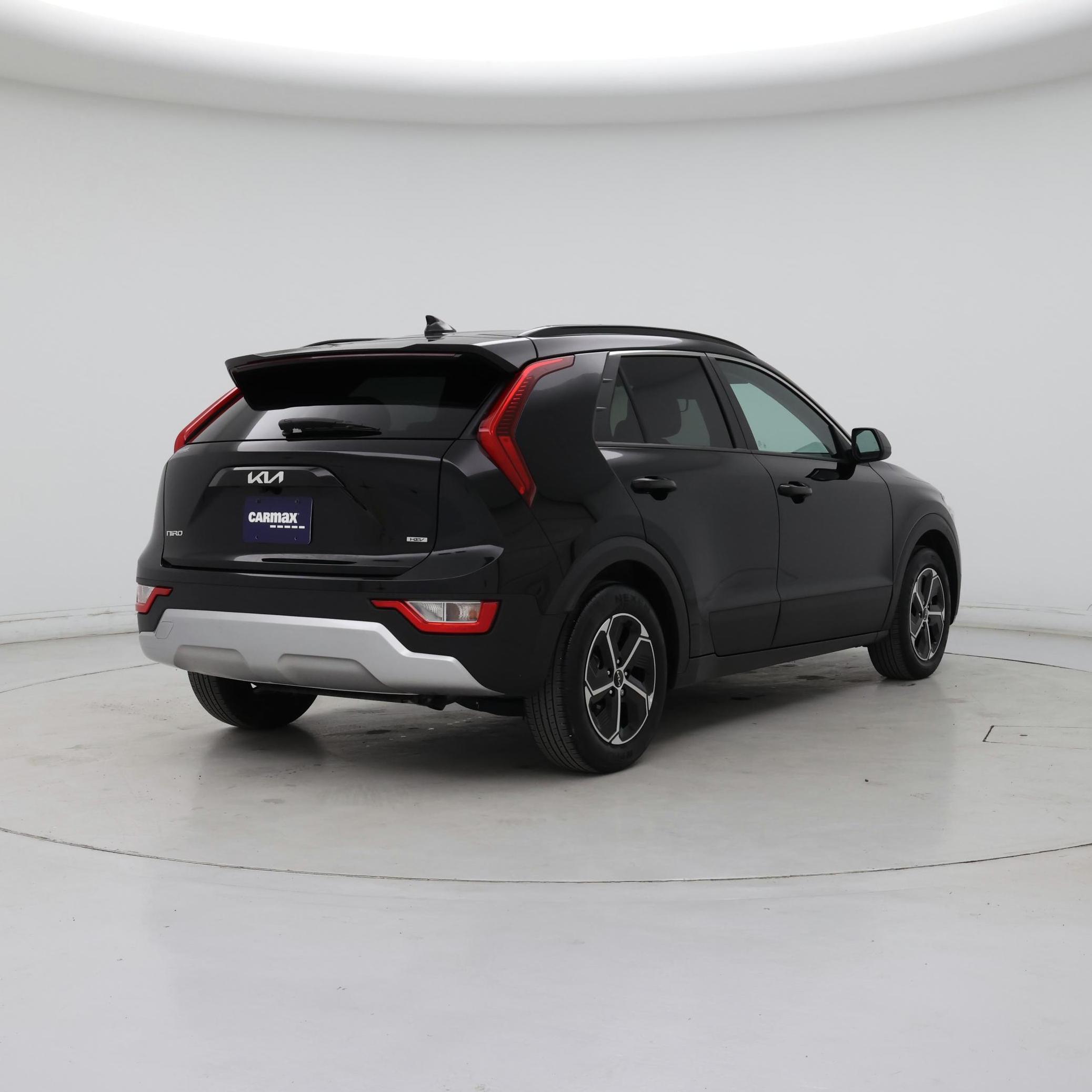 Thumbnail: 2023 Kia Niro - 8