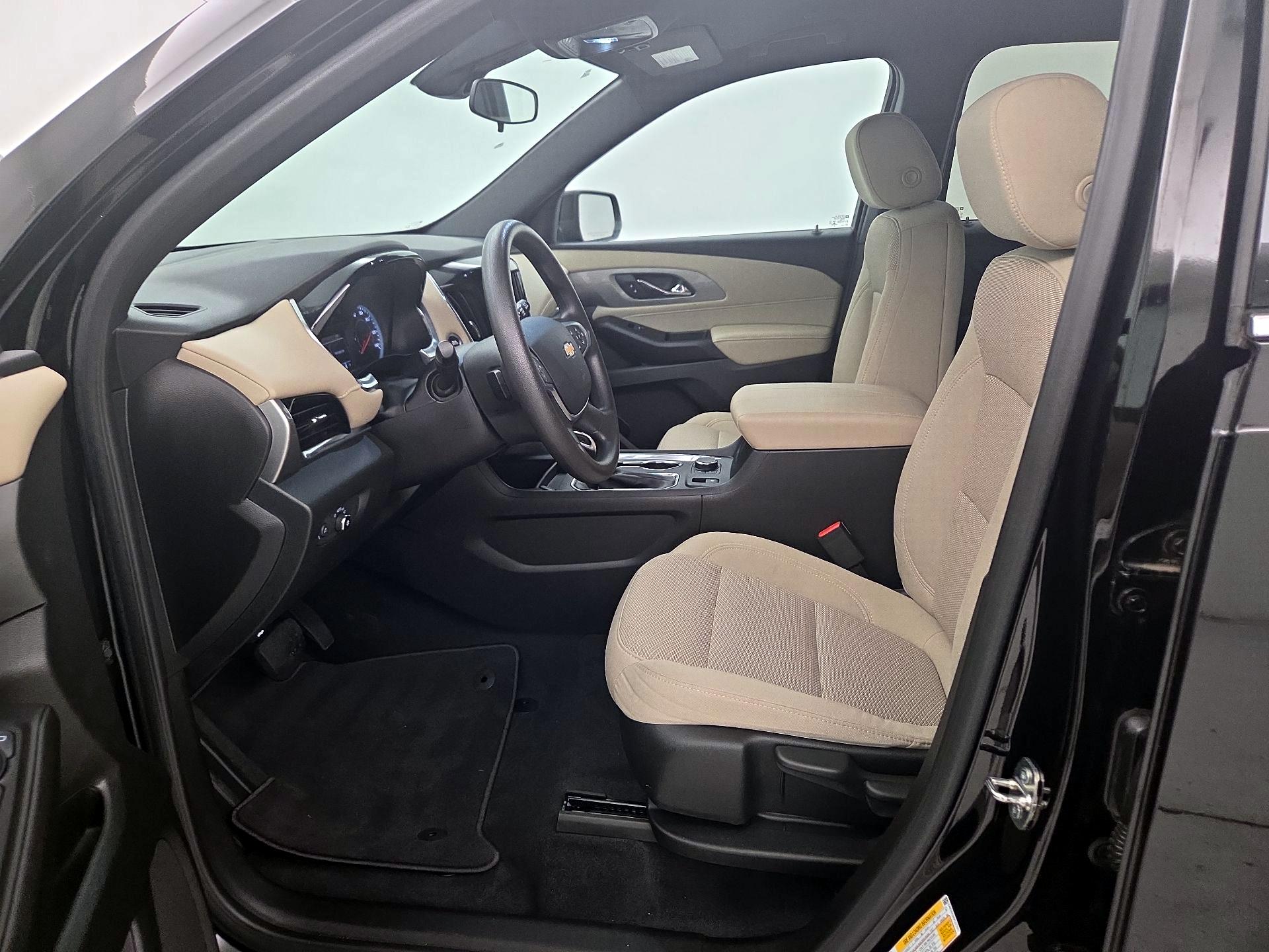 Thumbnail: 2023 Chevrolet Traverse - 11