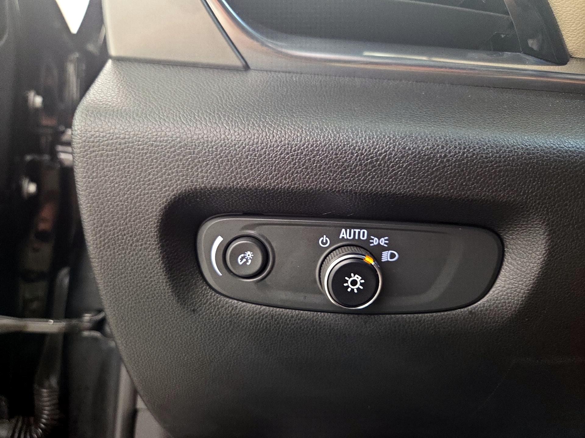 Thumbnail: 2023 Chevrolet Traverse - 13