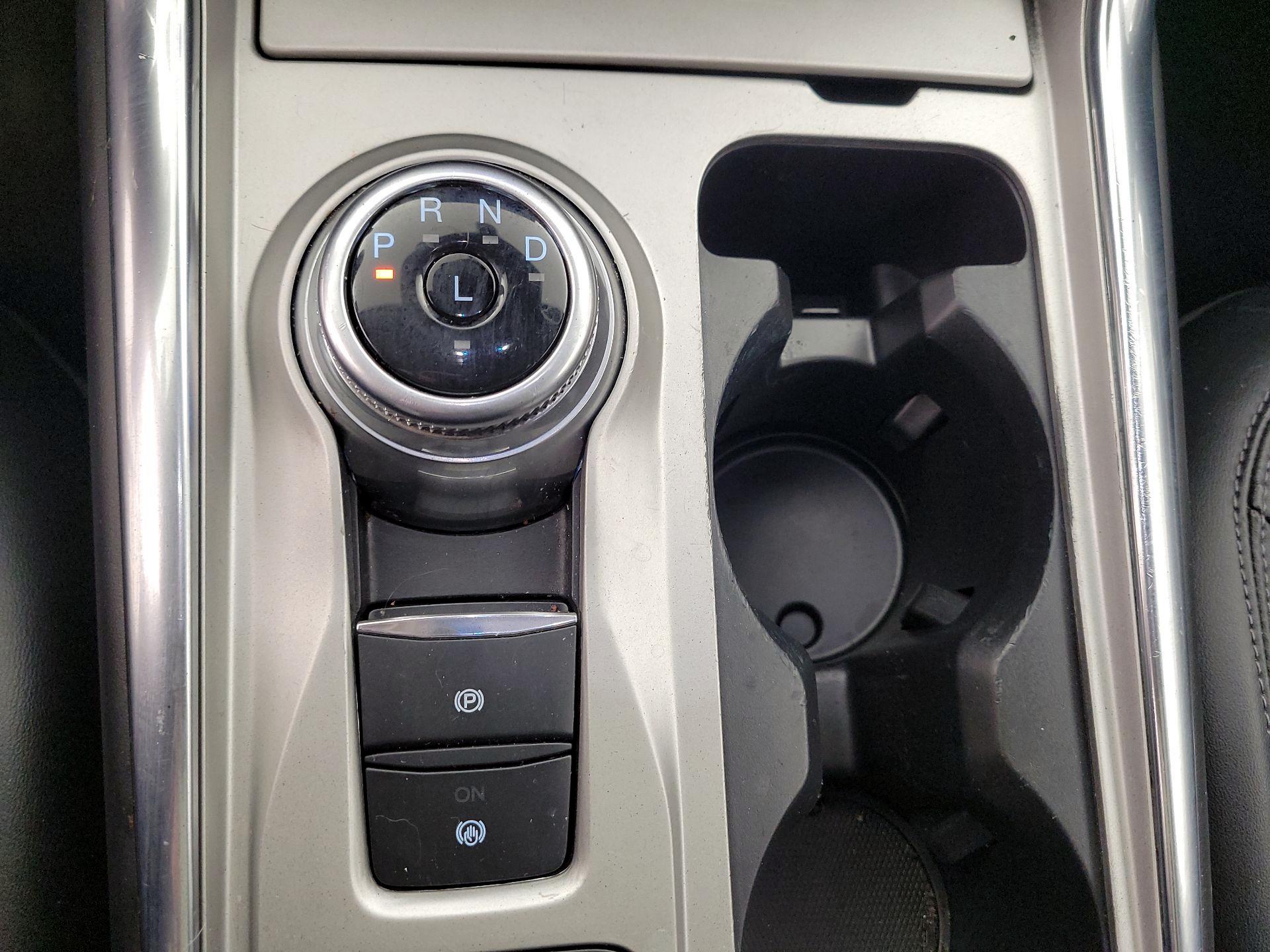 Thumbnail: 2022 Ford Explorer - 18