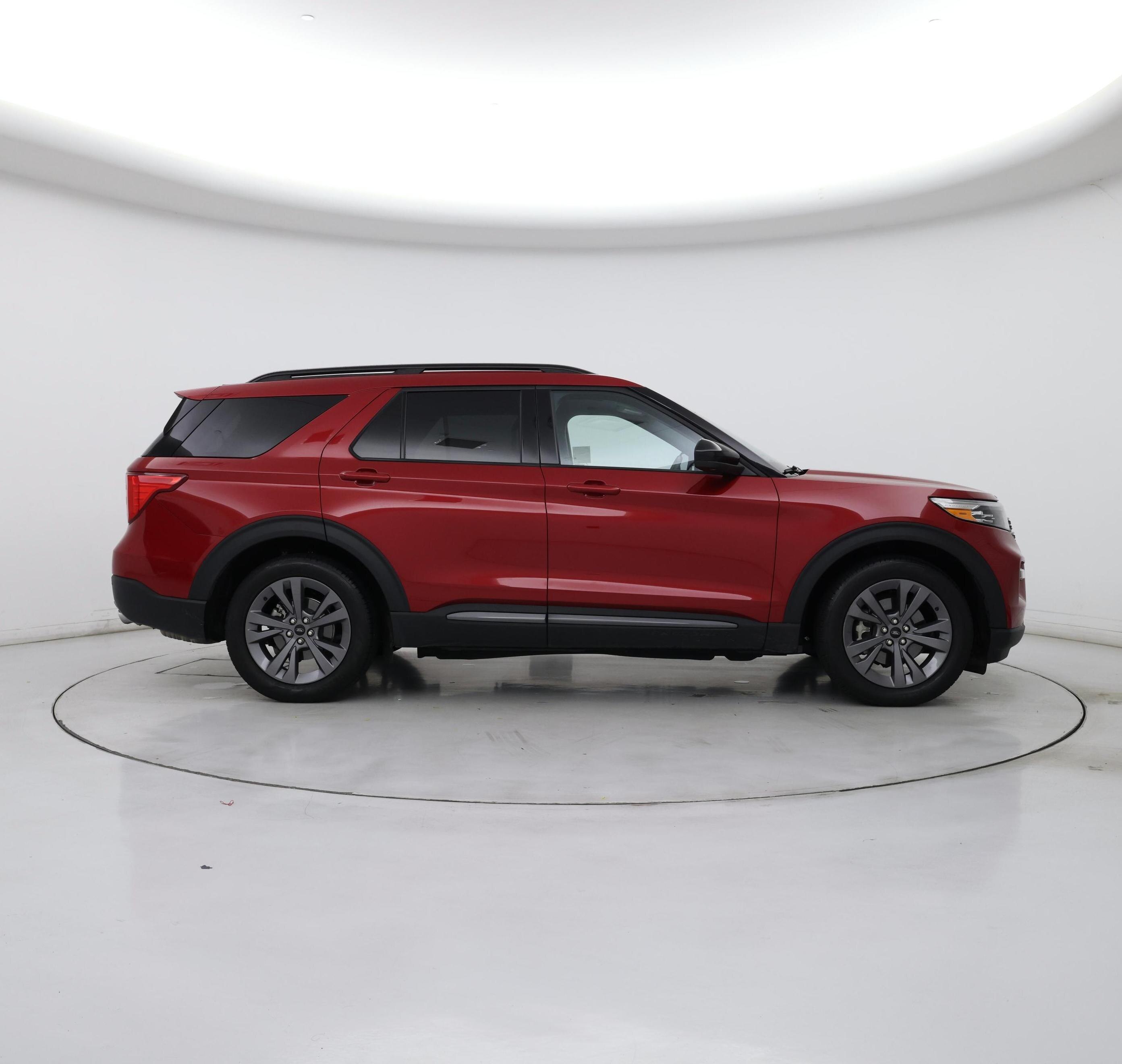 Thumbnail: 2022 Ford Explorer - 7