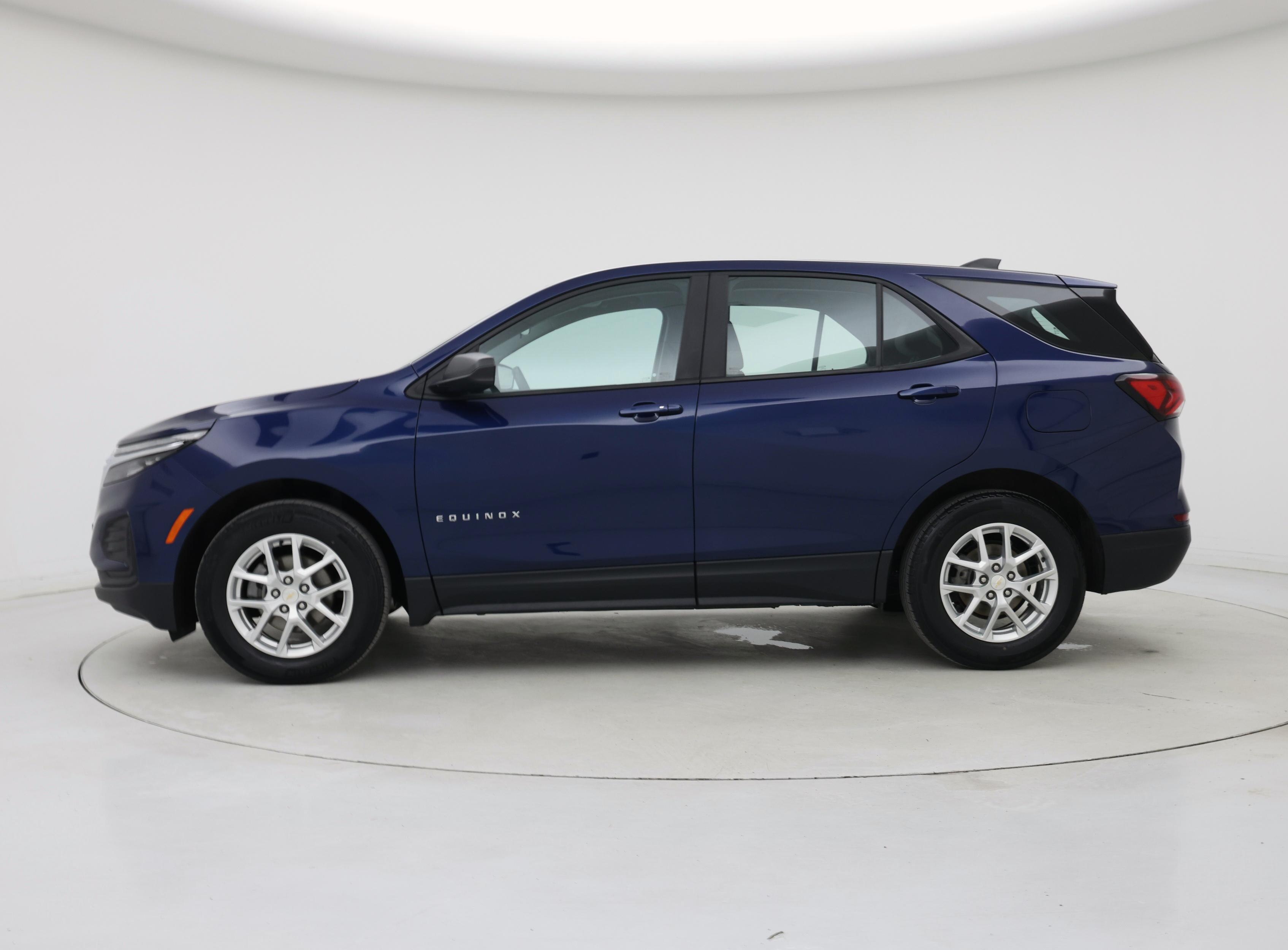 Thumbnail: 2023 Chevrolet Equinox - 3