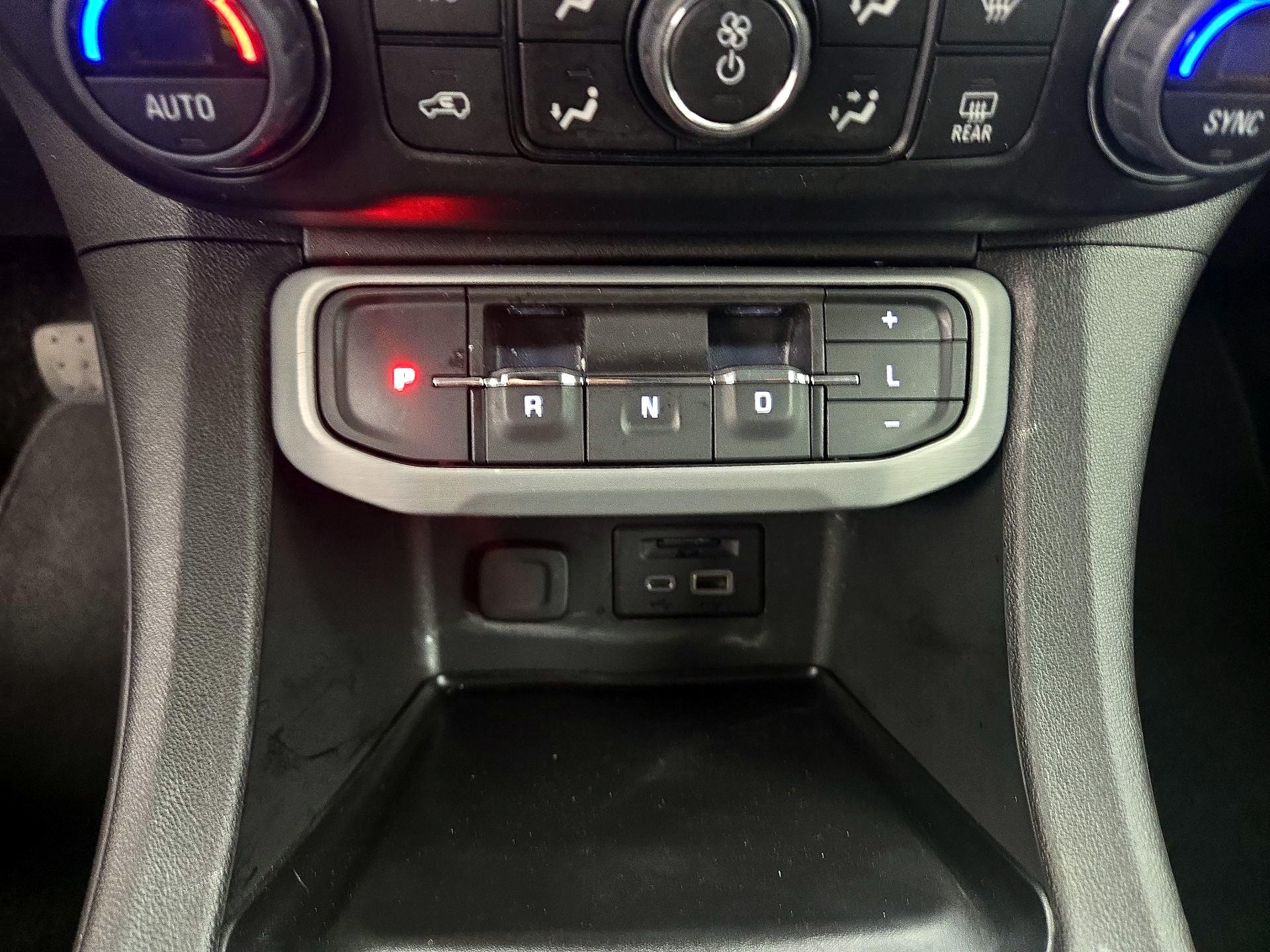 Thumbnail: 2023 GMC Acadia - 17
