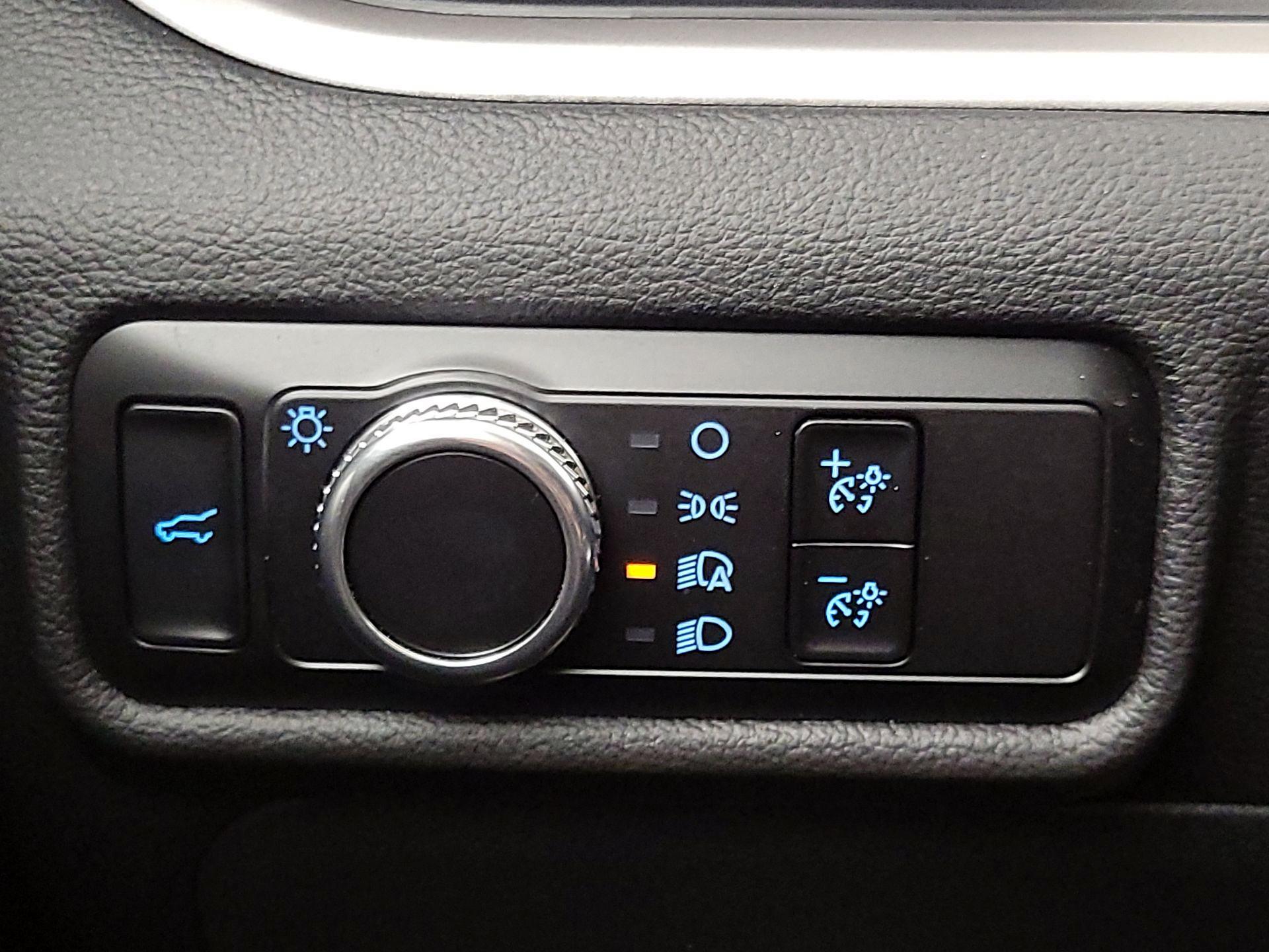 Thumbnail: 2023 Ford Explorer - 11