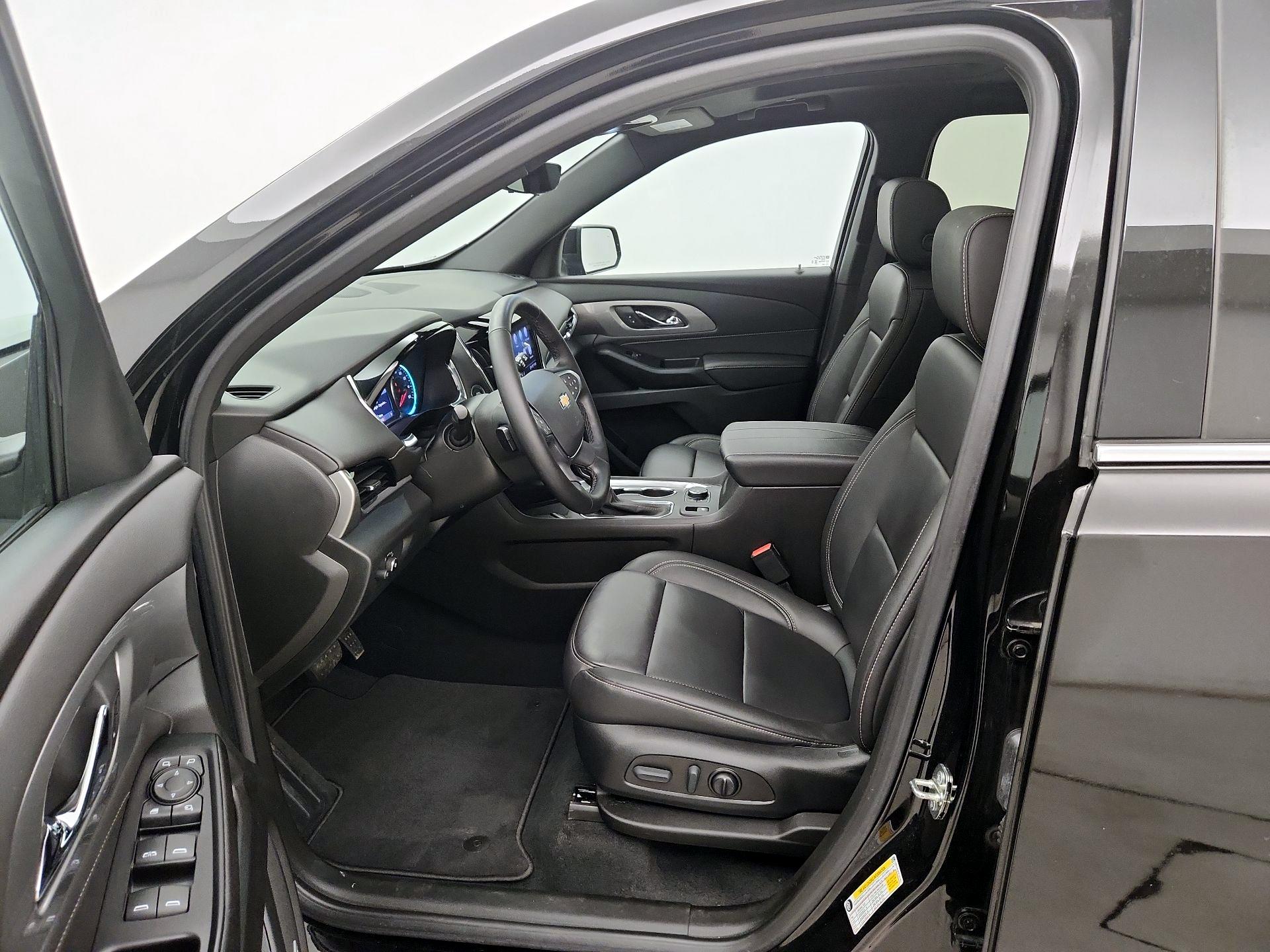 Thumbnail: 2023 Chevrolet Traverse - 11