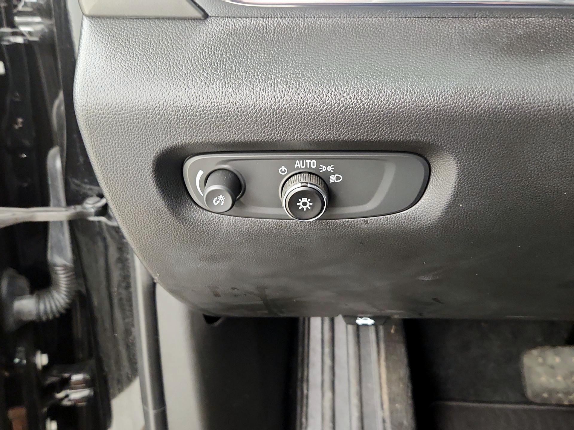 Thumbnail: 2023 Chevrolet Traverse - 13