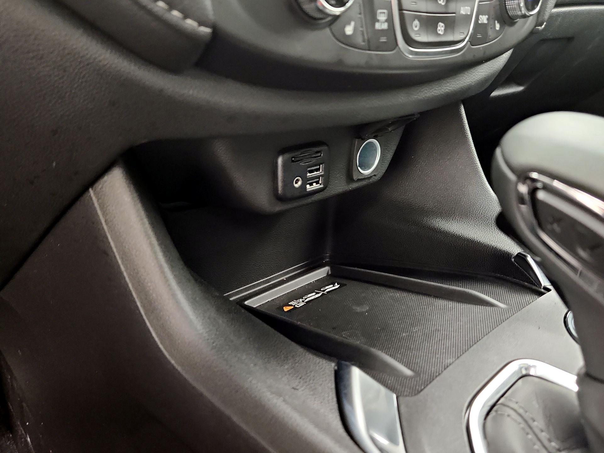 Thumbnail: 2023 Chevrolet Traverse - 19