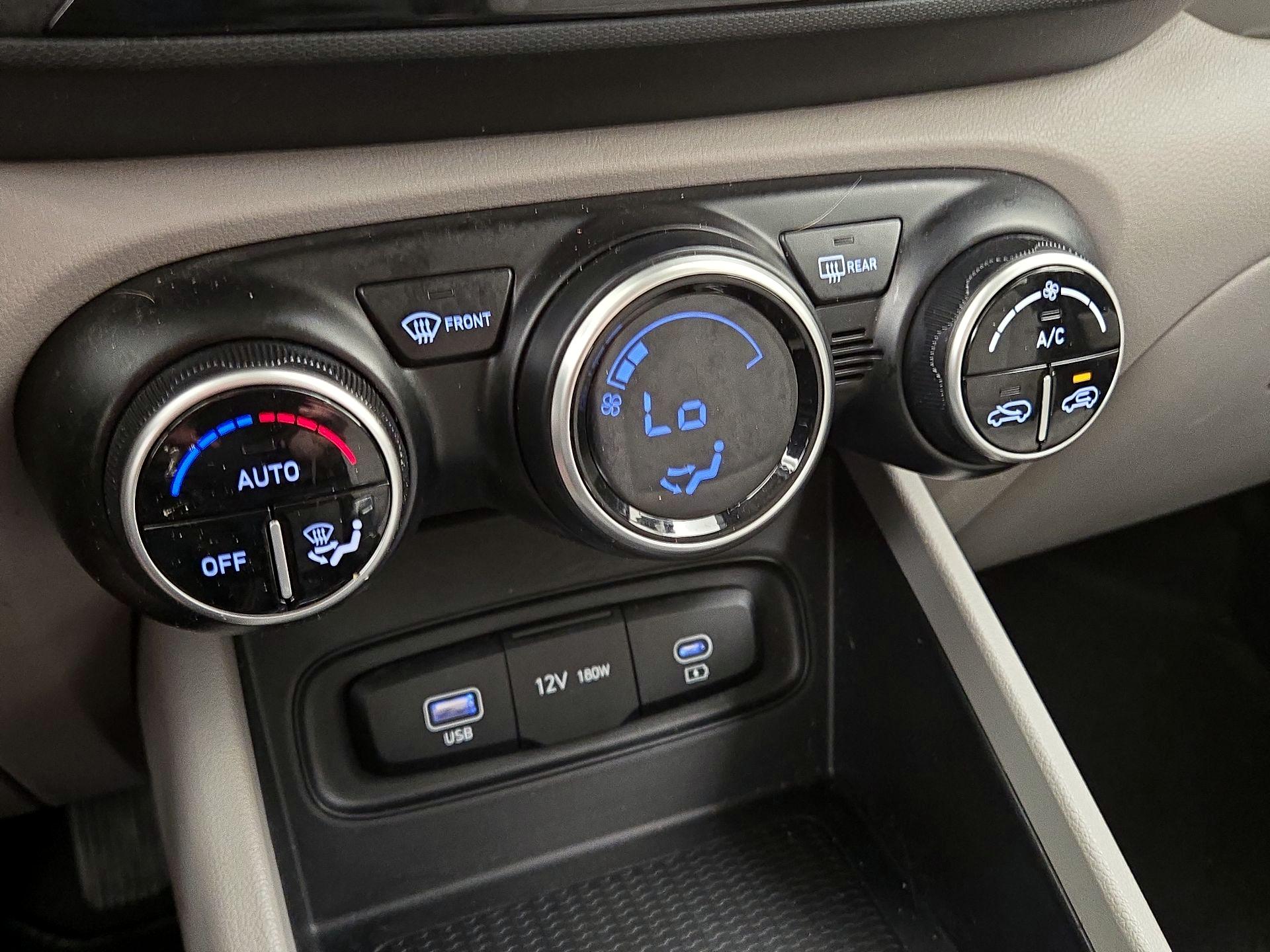 Thumbnail: 2023 Hyundai Venue - 16