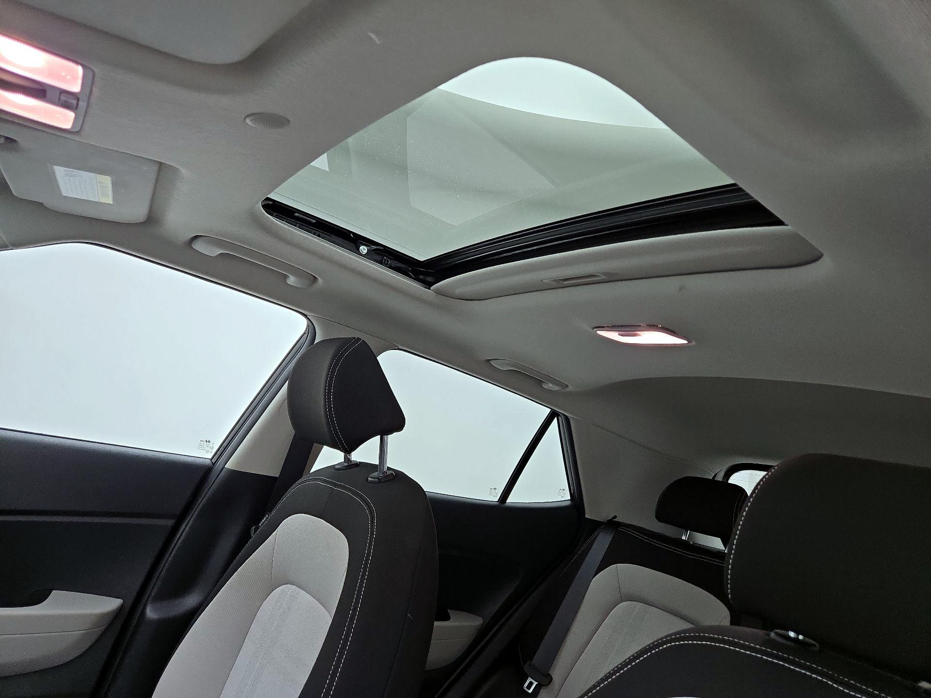 Thumbnail: 2023 Hyundai Venue - 19