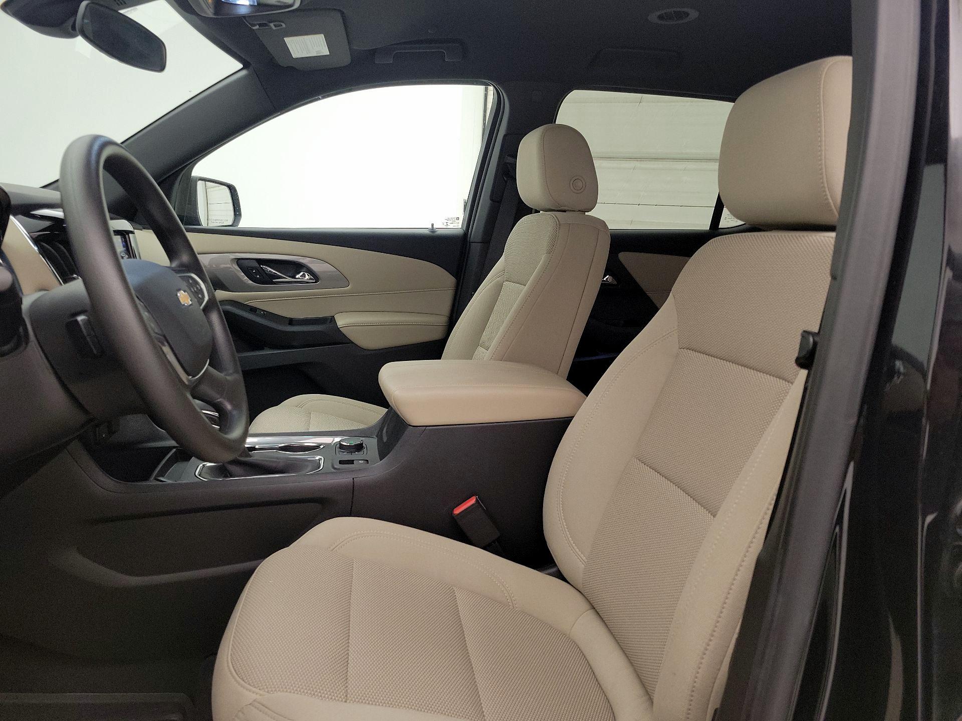 Thumbnail: 2023 Chevrolet Traverse - 11