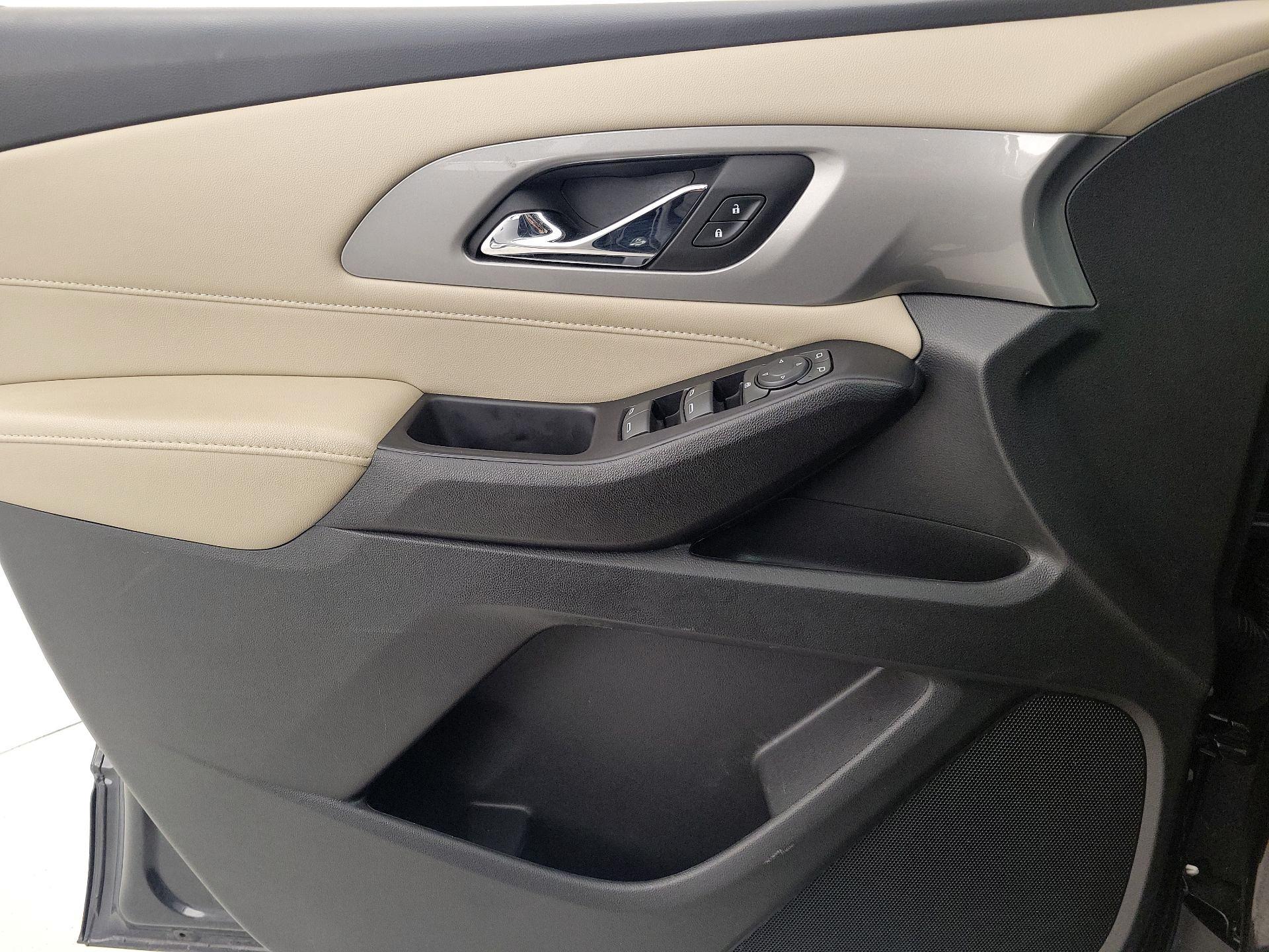 Thumbnail: 2023 Chevrolet Traverse - 12