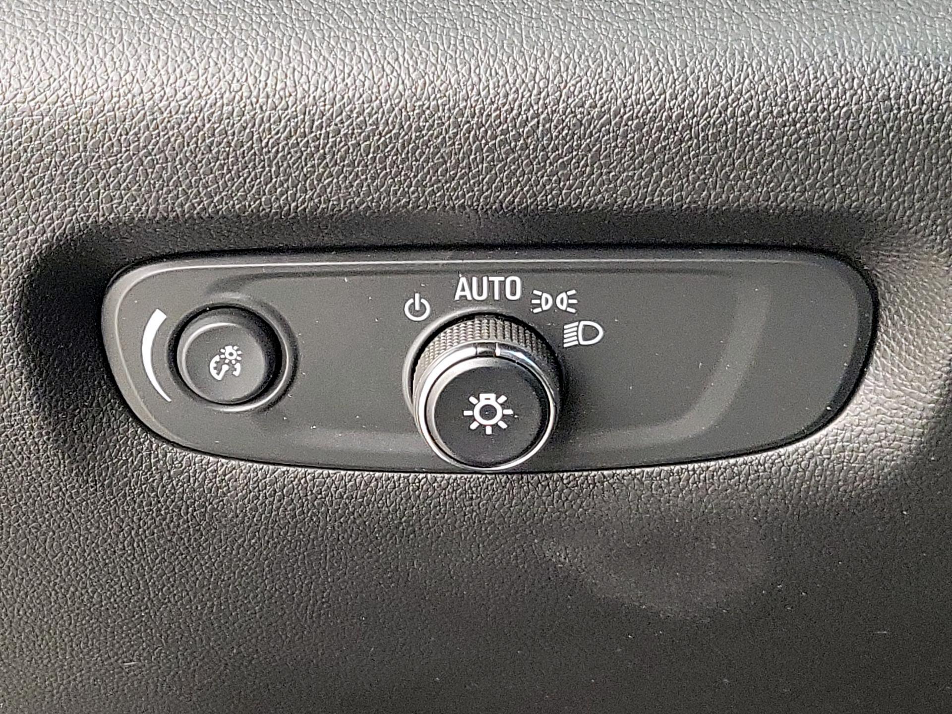 Thumbnail: 2023 Chevrolet Traverse - 13