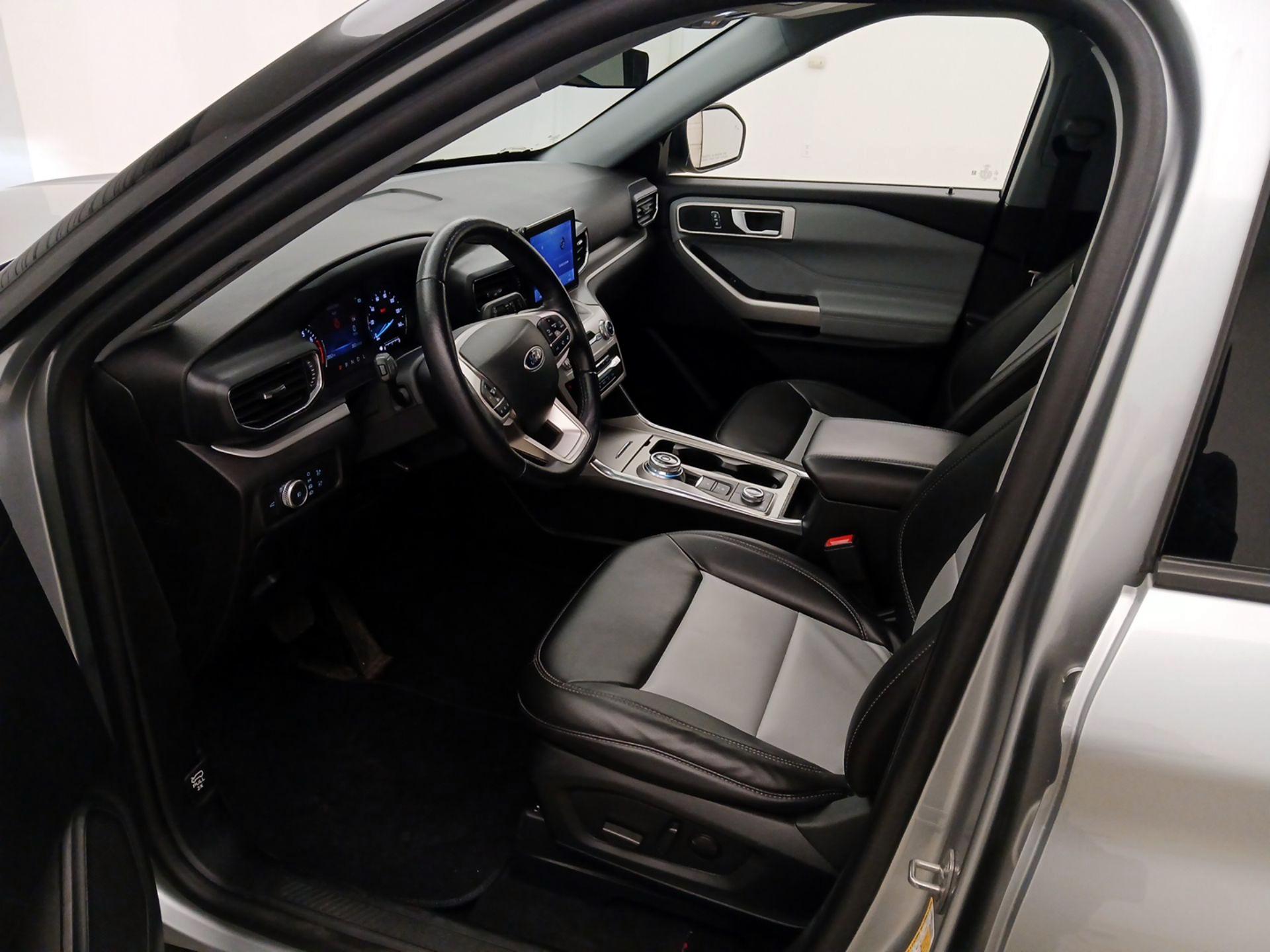 Thumbnail: 2022 Ford Explorer - 11