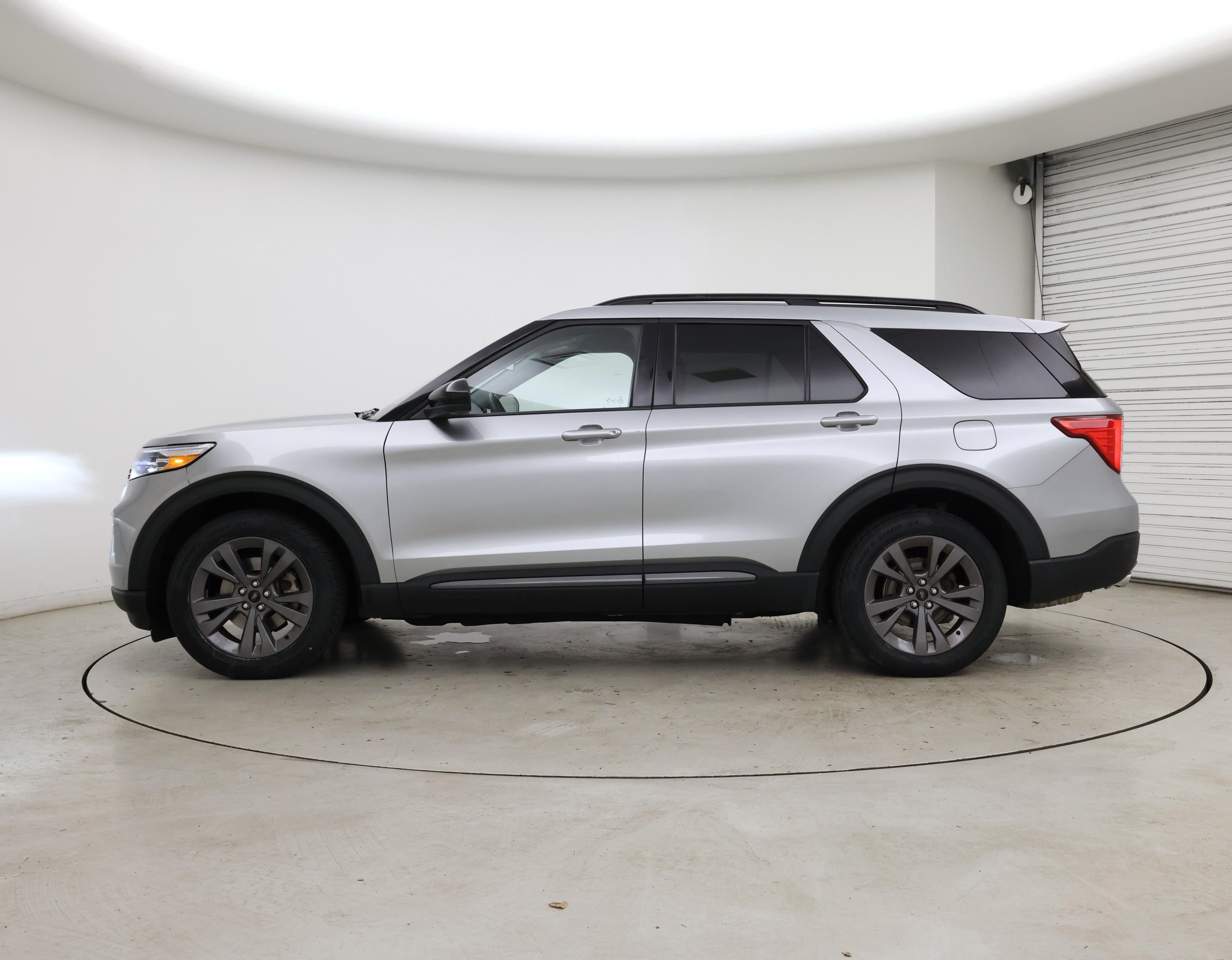 Thumbnail: 2022 Ford Explorer - 3