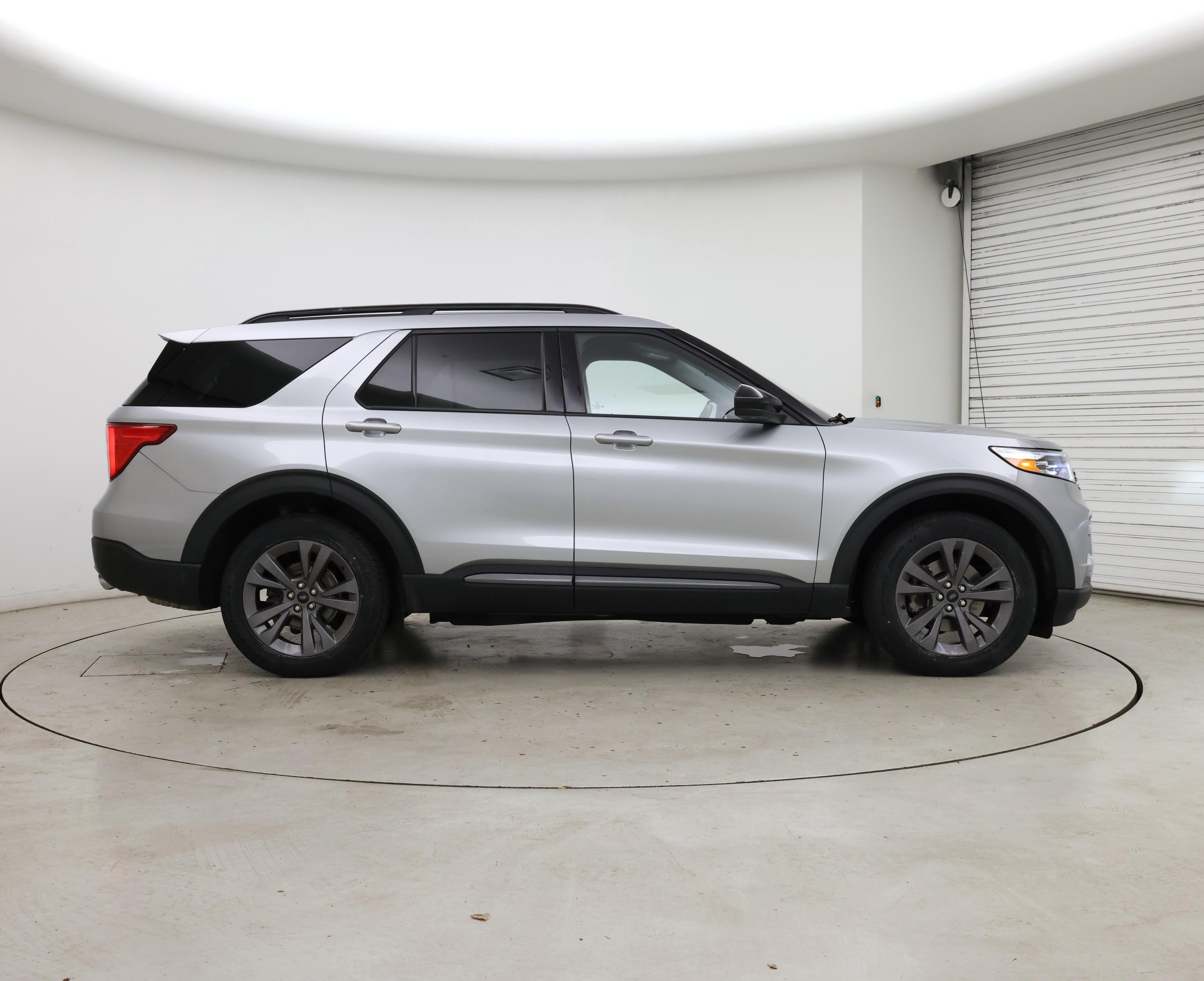 Thumbnail: 2022 Ford Explorer - 7