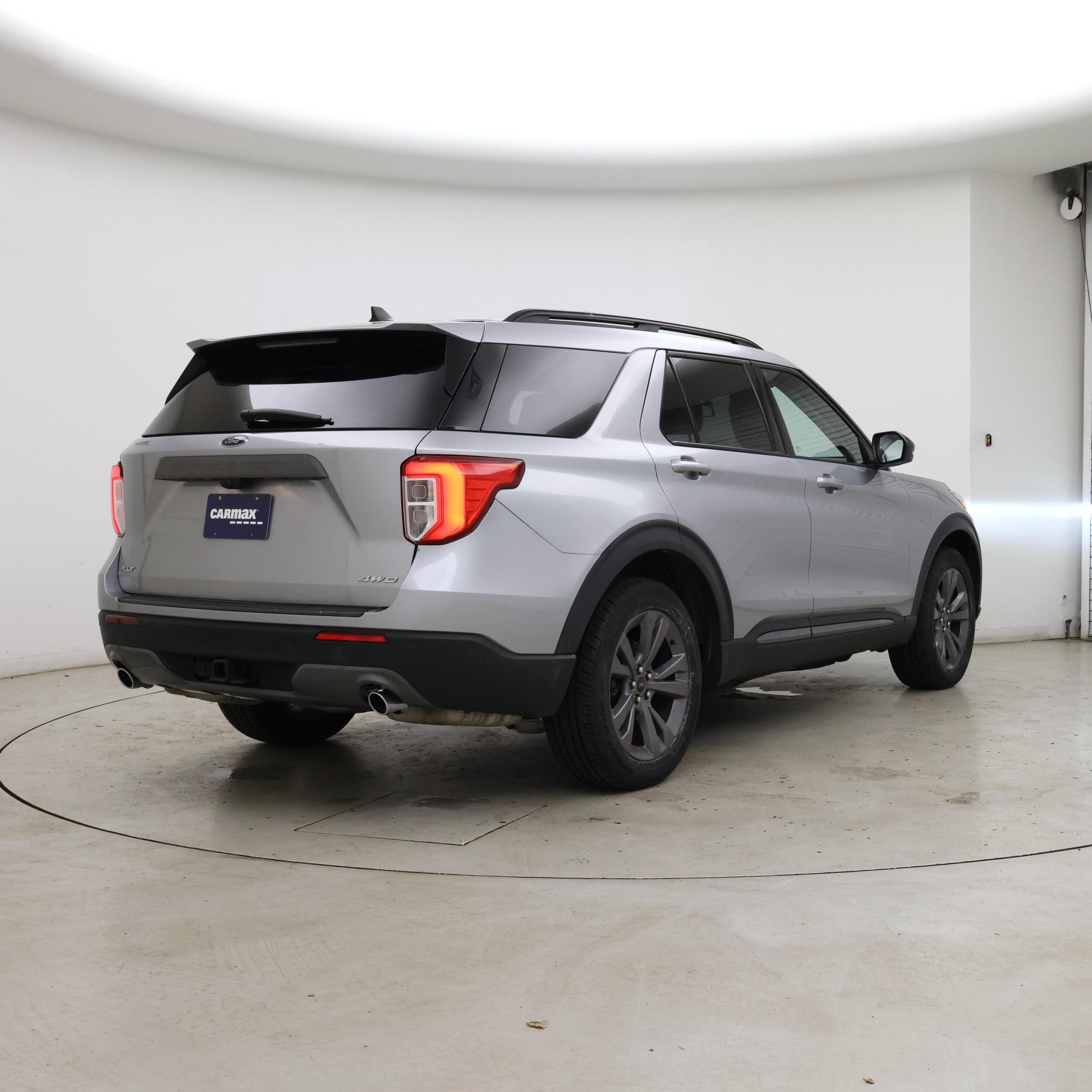 Thumbnail: 2022 Ford Explorer - 8