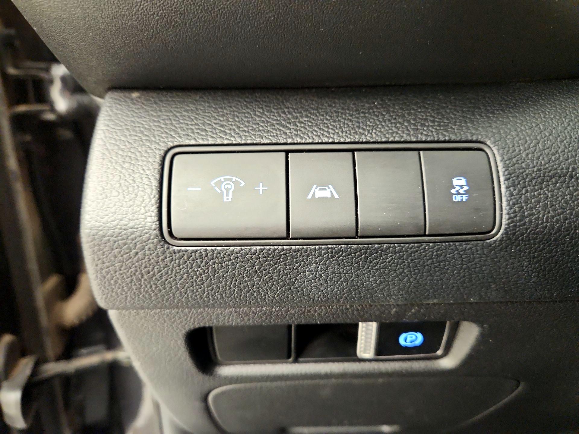 Thumbnail: 2023 Hyundai Santa Fe - 13