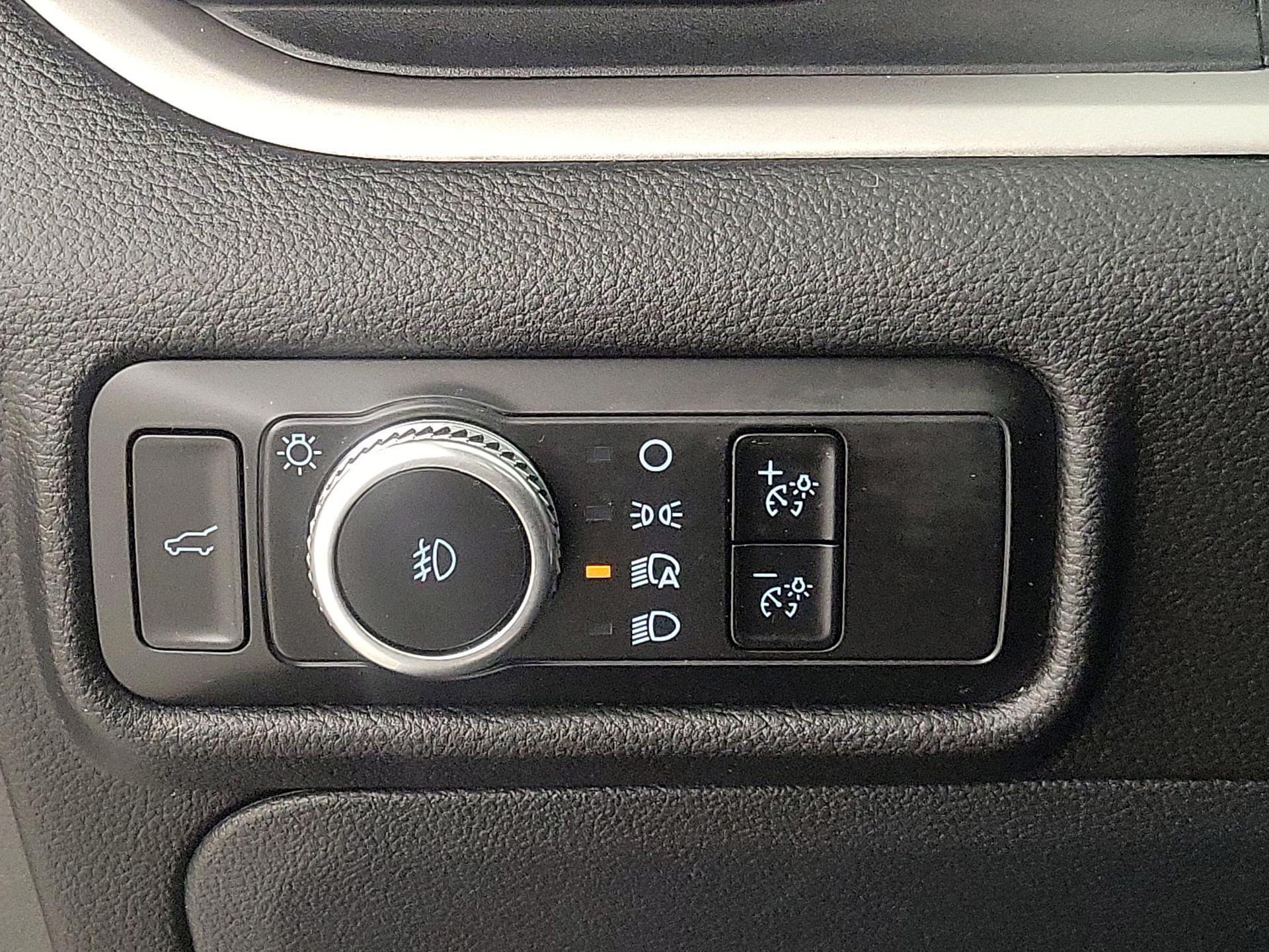 Thumbnail: 2022 Ford Explorer - 13