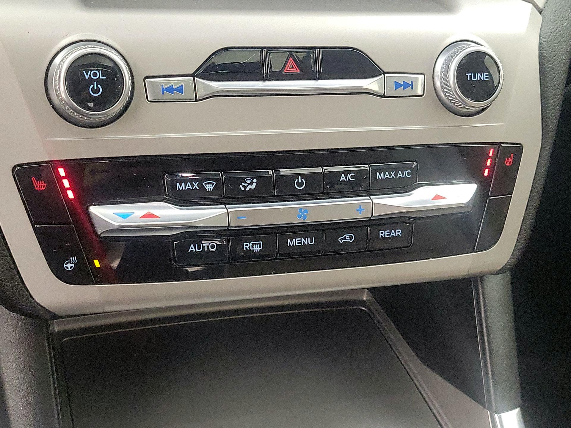 Thumbnail: 2022 Ford Explorer - 17