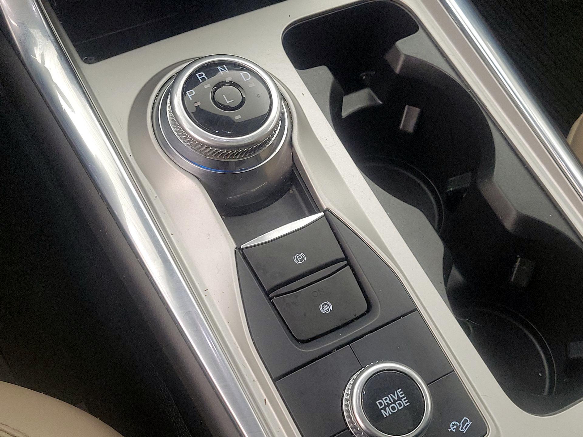 Thumbnail: 2022 Ford Explorer - 18