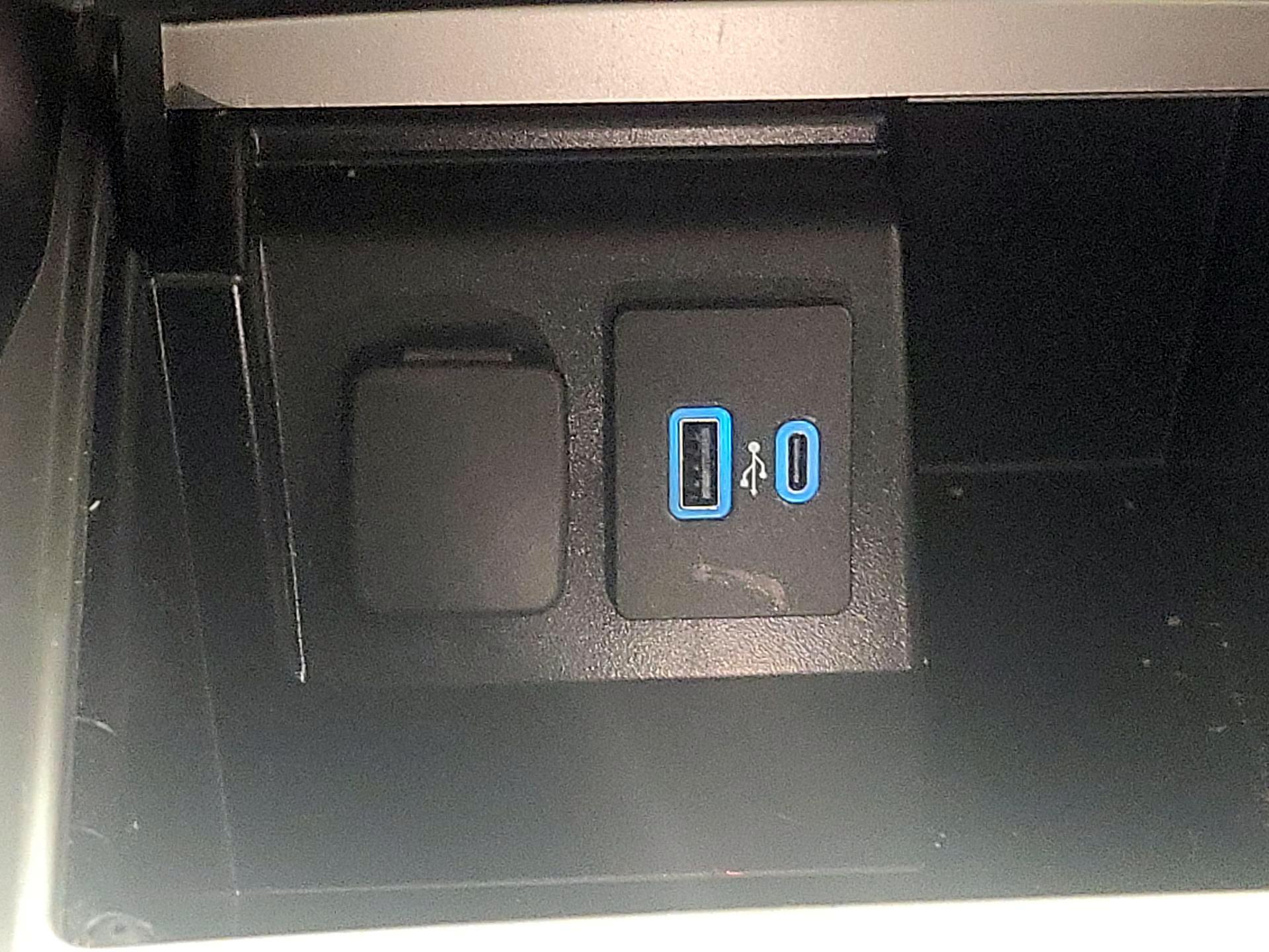 Thumbnail: 2022 Ford Explorer - 19