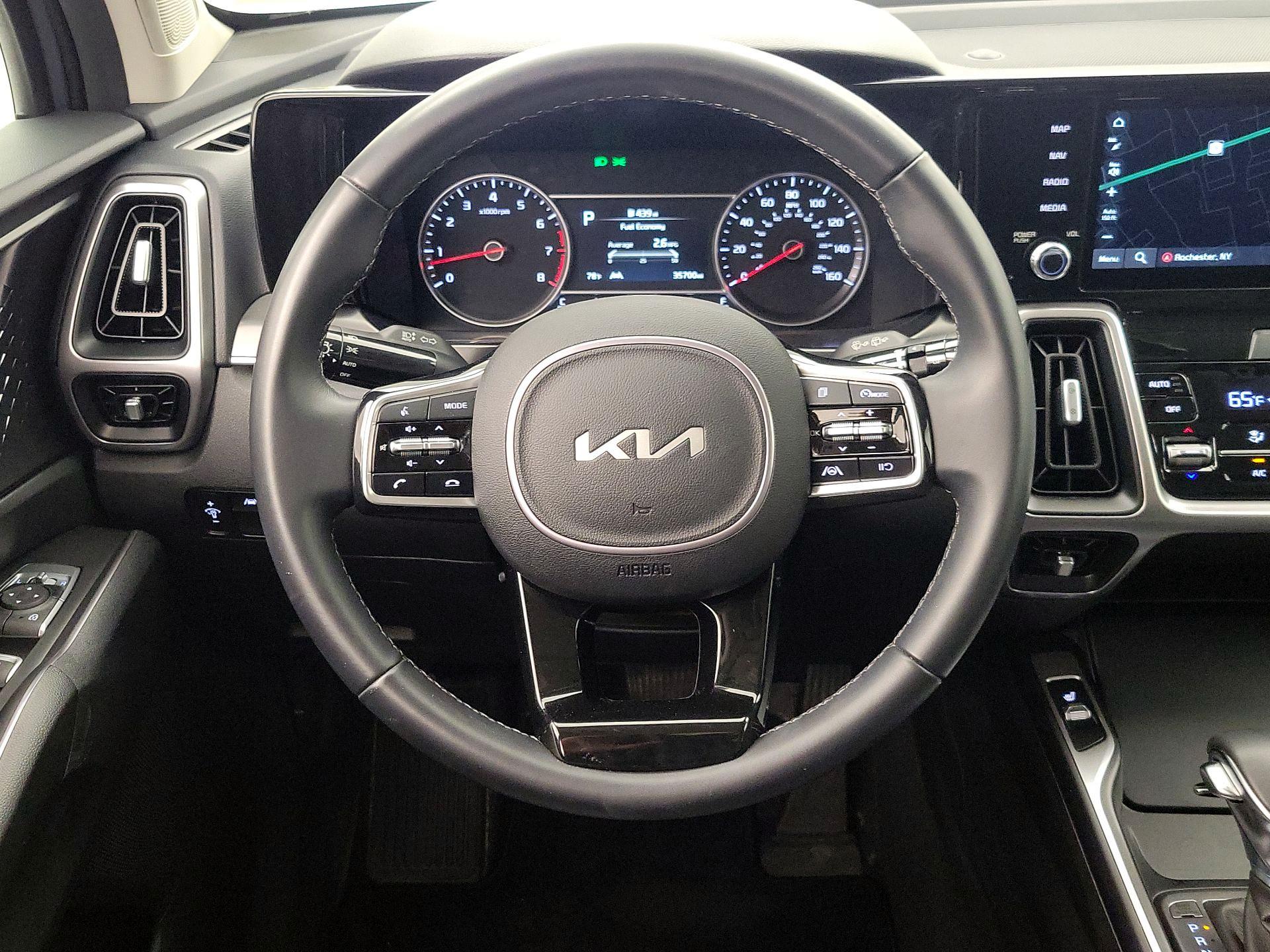 Thumbnail: 2023 Kia Sorento - 10