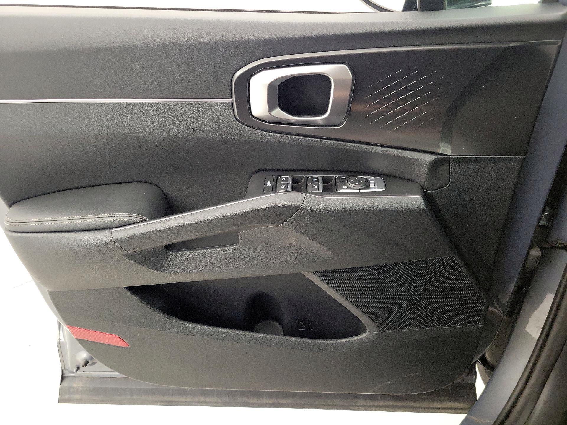 Thumbnail: 2023 Kia Sorento - 12