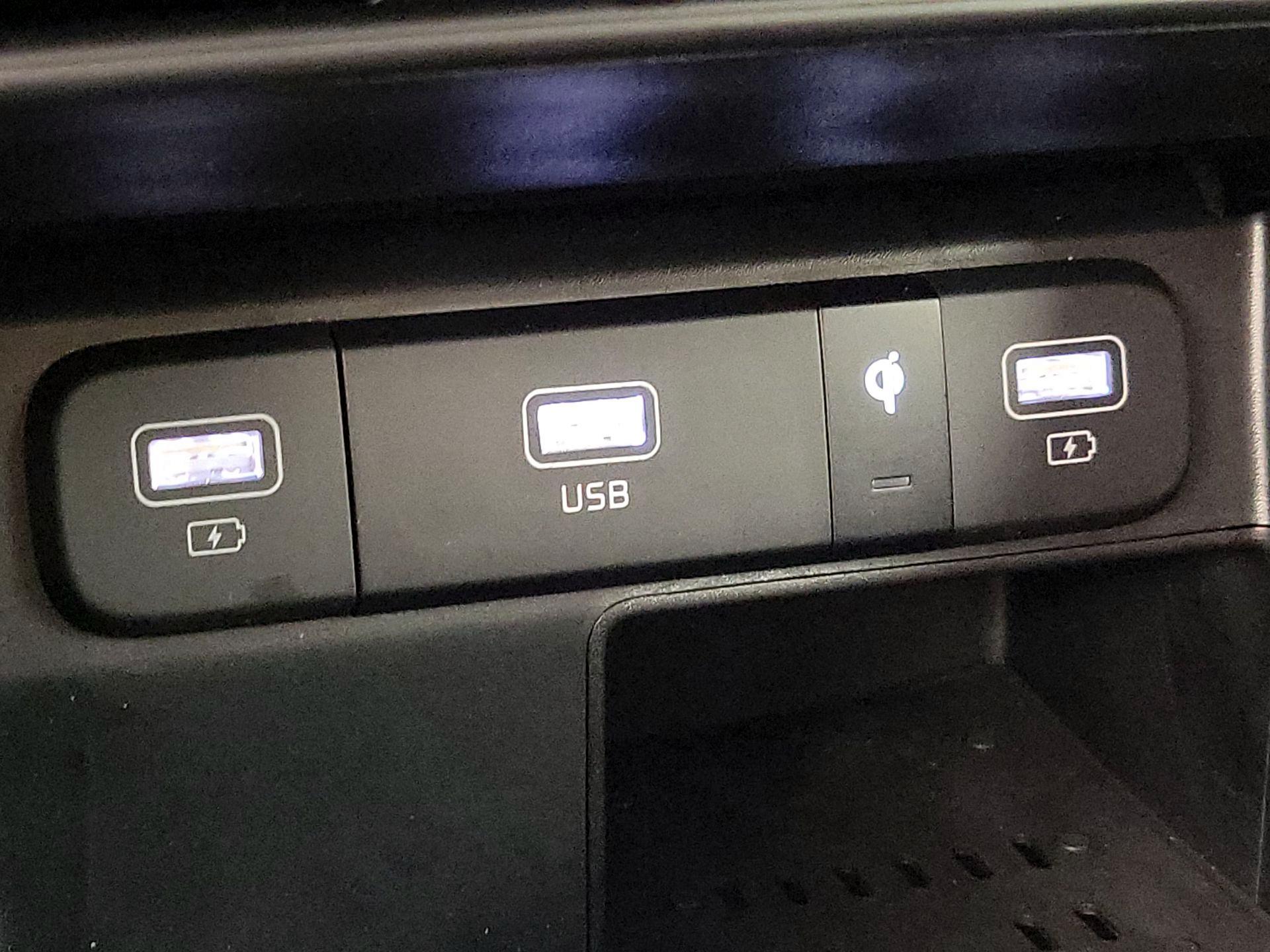 Thumbnail: 2023 Kia Sorento - 19