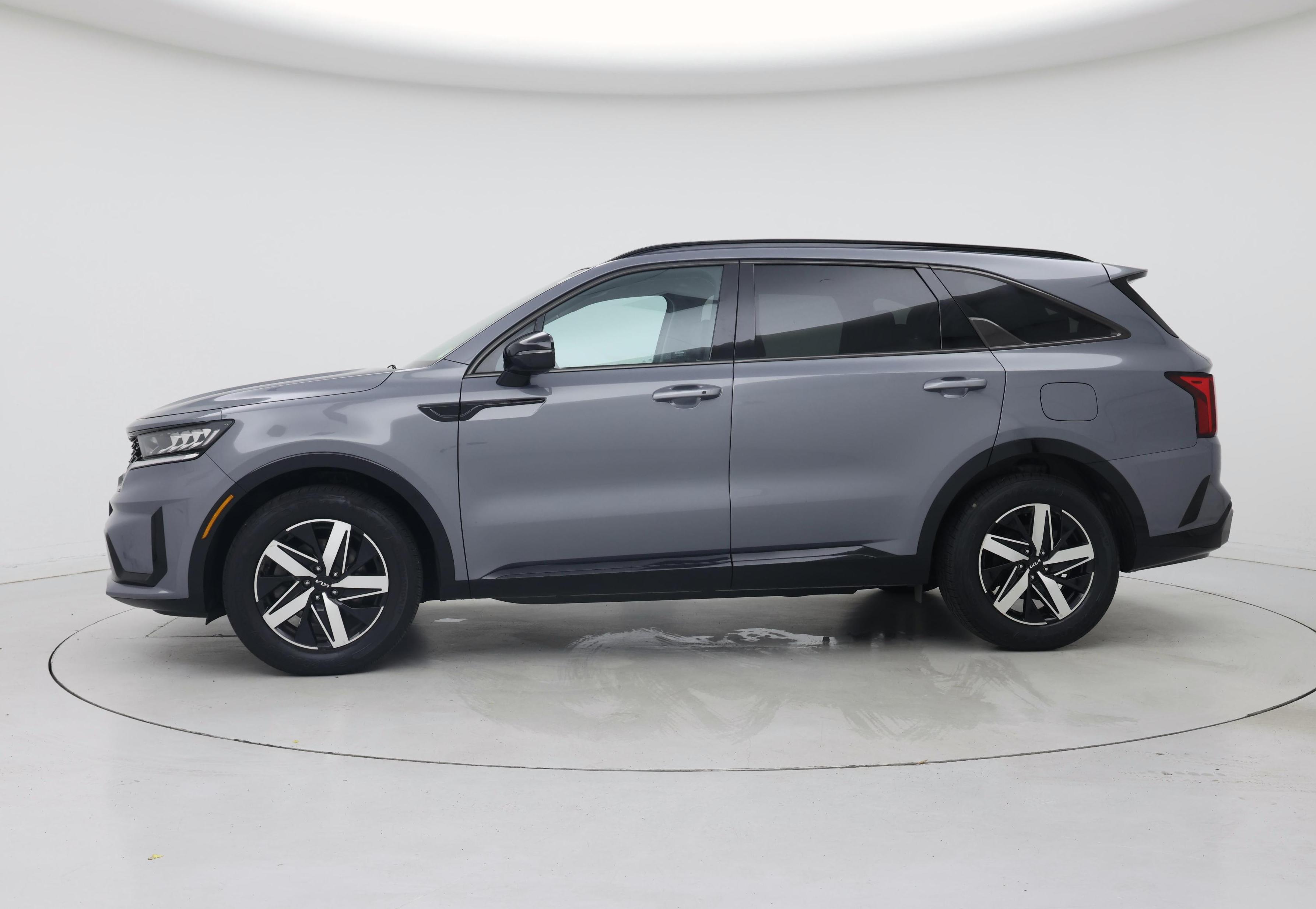 Thumbnail: 2023 Kia Sorento - 3