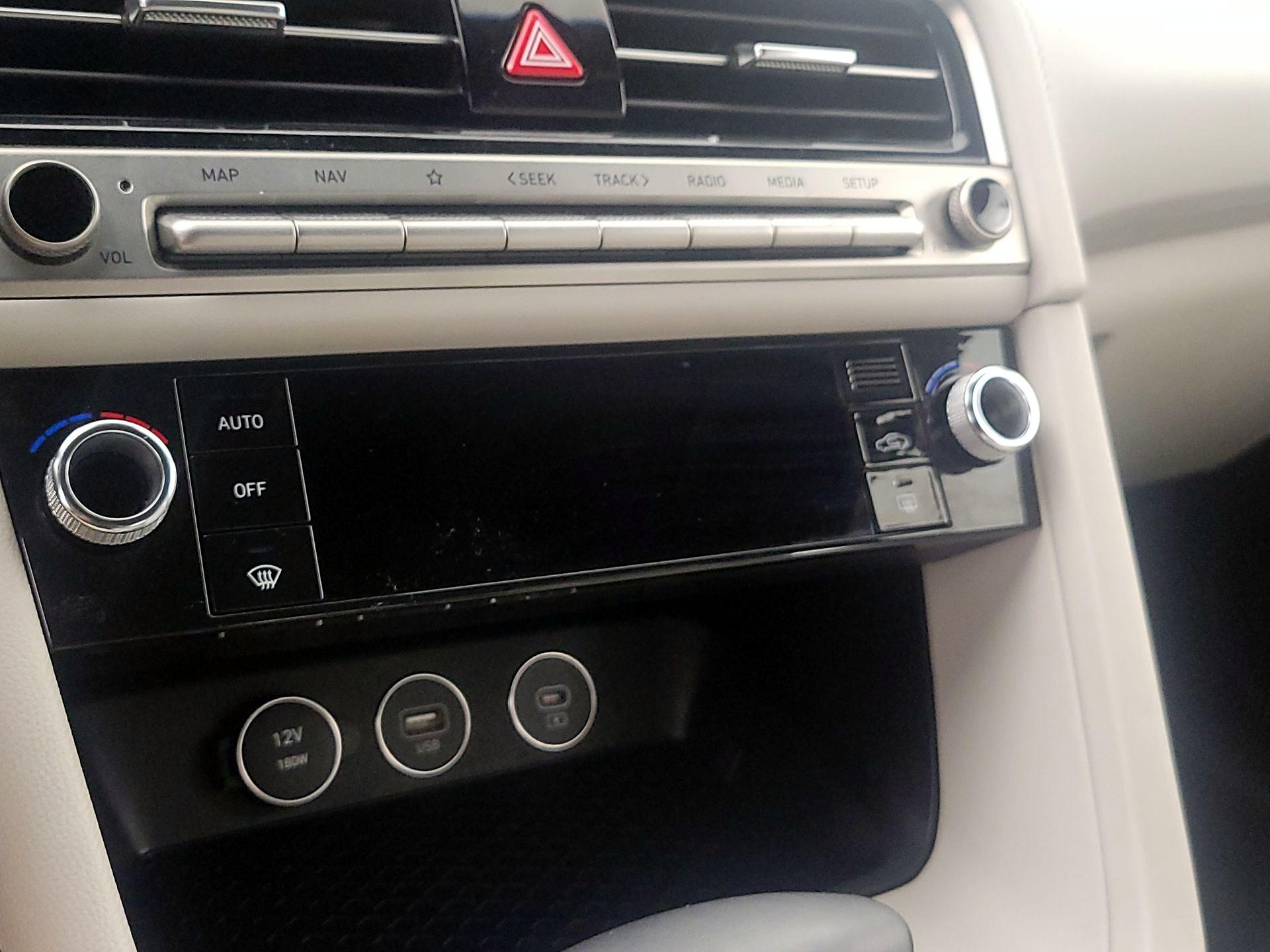 Thumbnail: 2025 Genesis G70 - 17